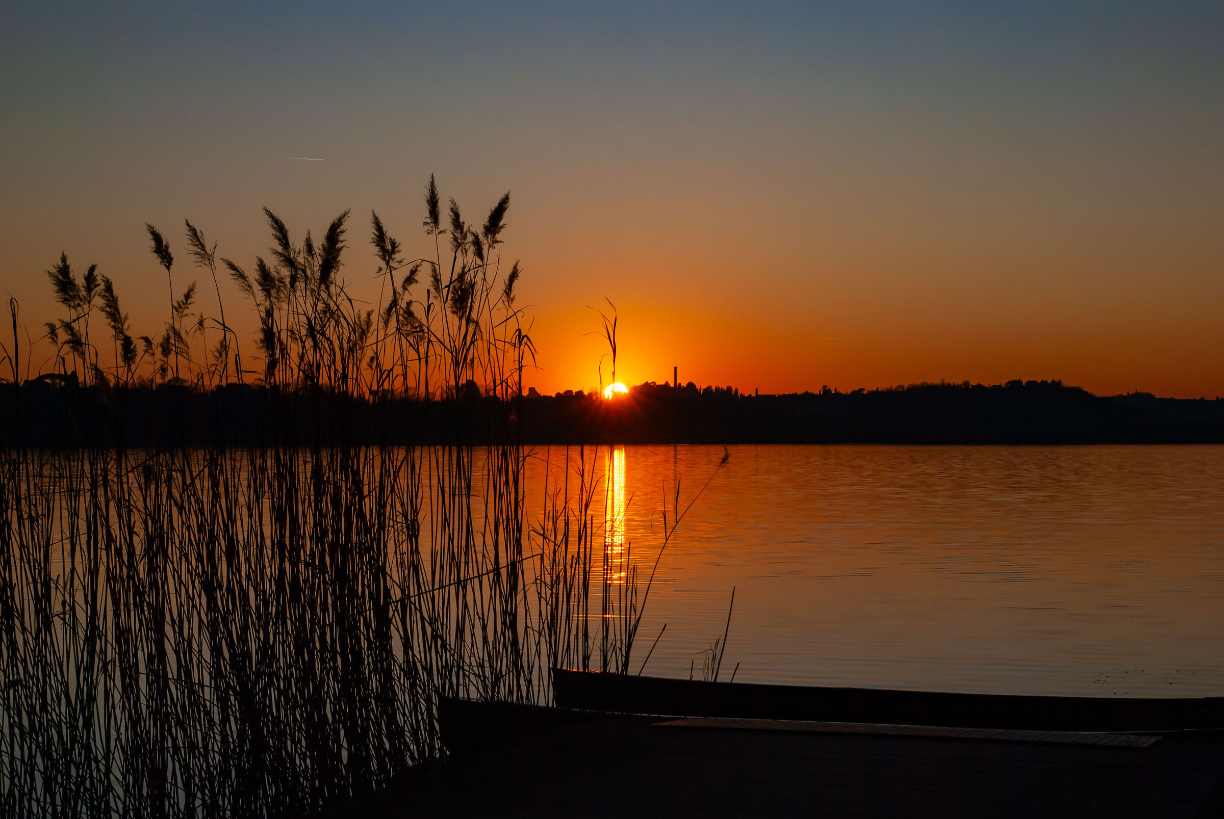 Orange shades on Lake Pusiano