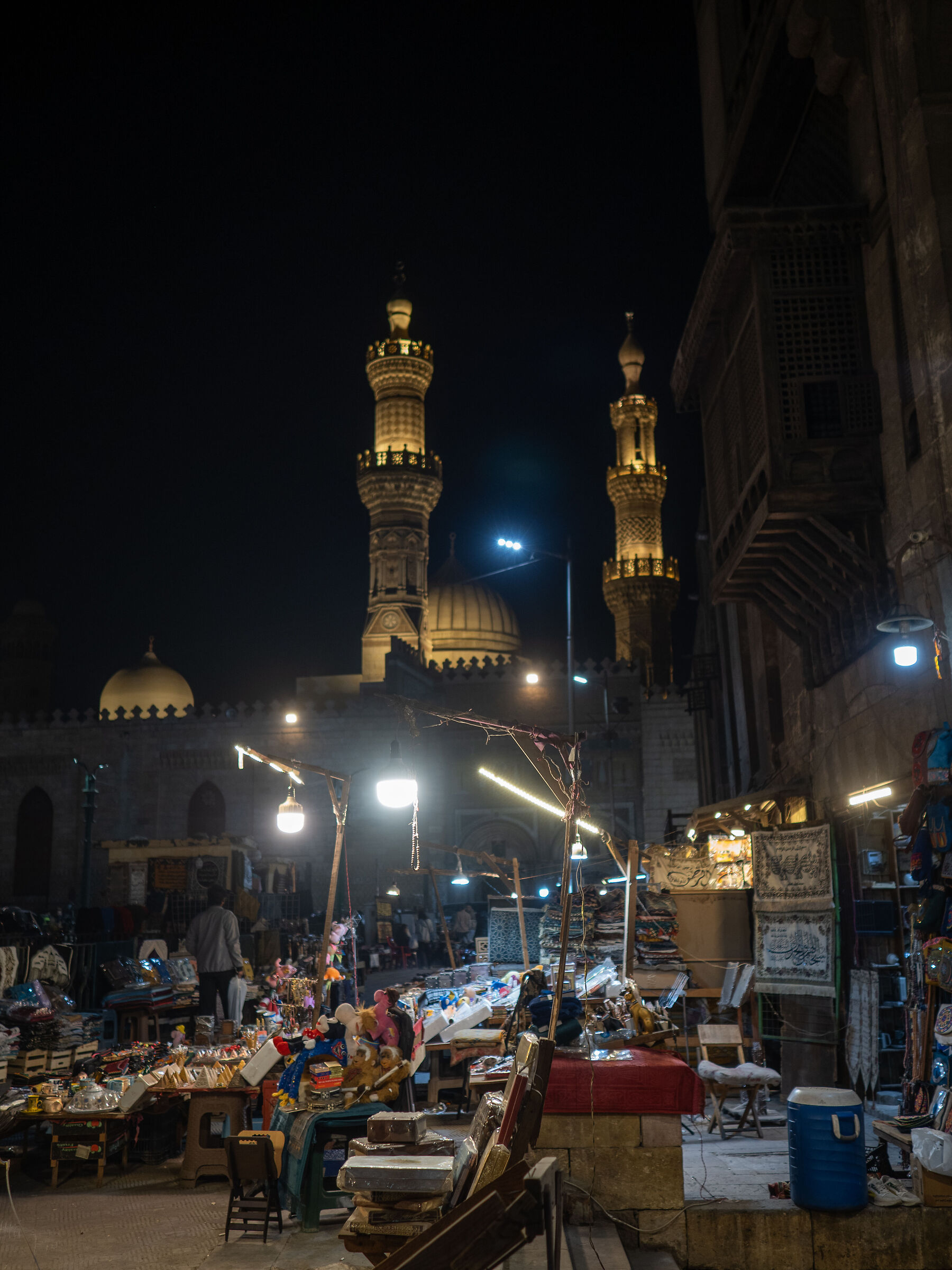 The bazaar in front of the Al-Azhar mosque