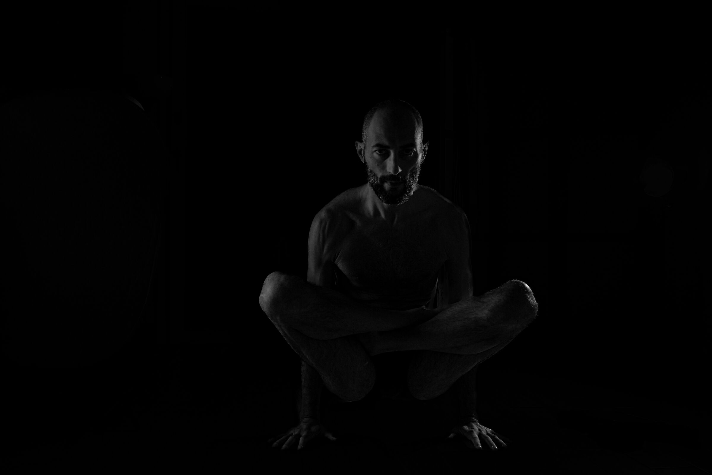 Kuklkutasana
