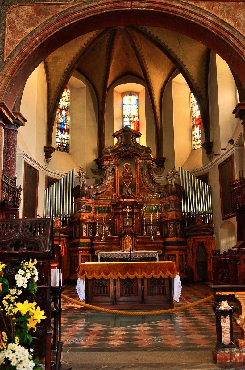 Collegiata S.Orso hdr- Aosta