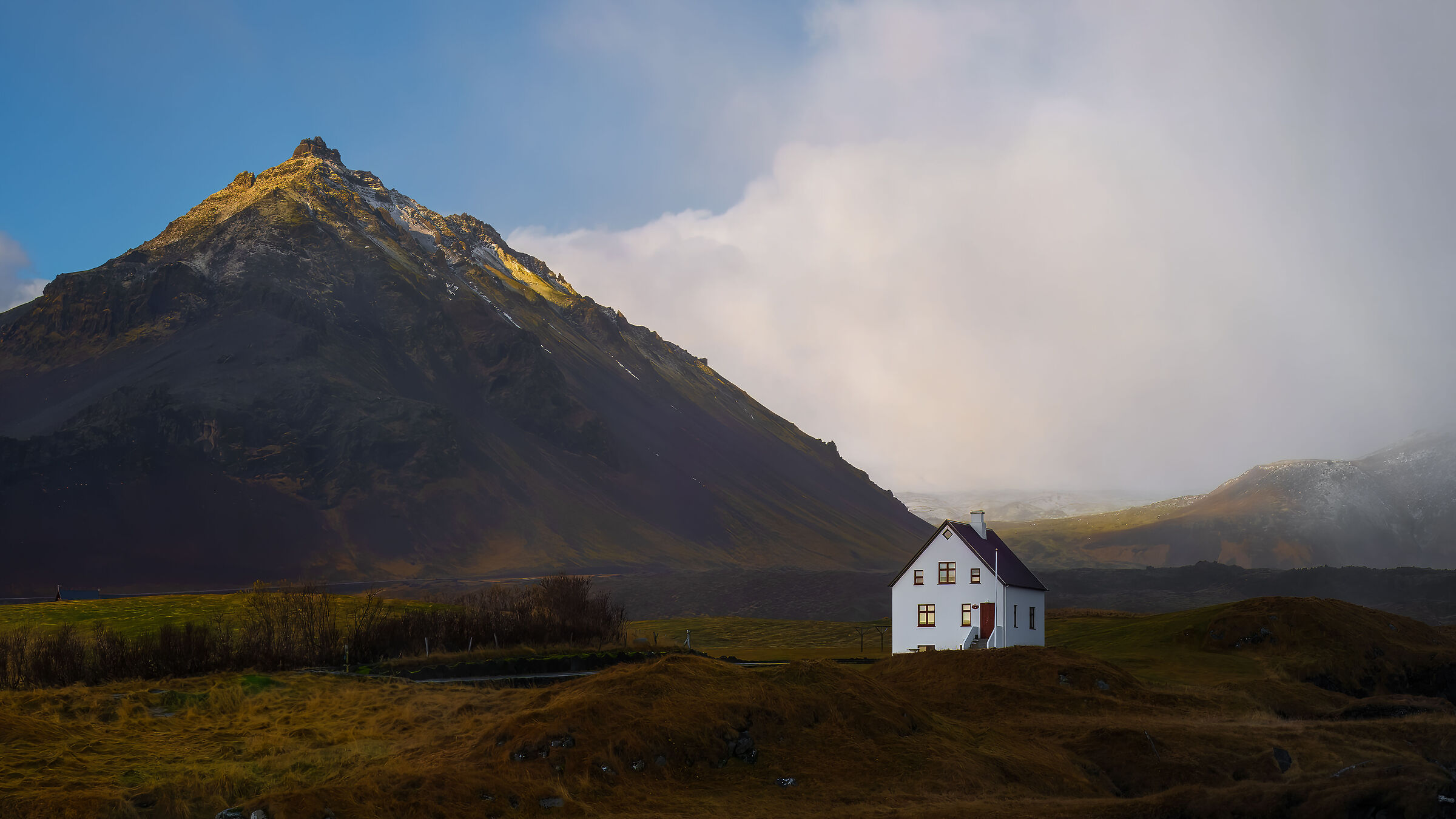 Arnastapi white house