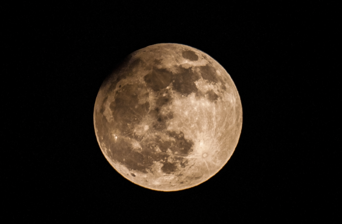 Aprile 2013: eclissi (molto) parziale