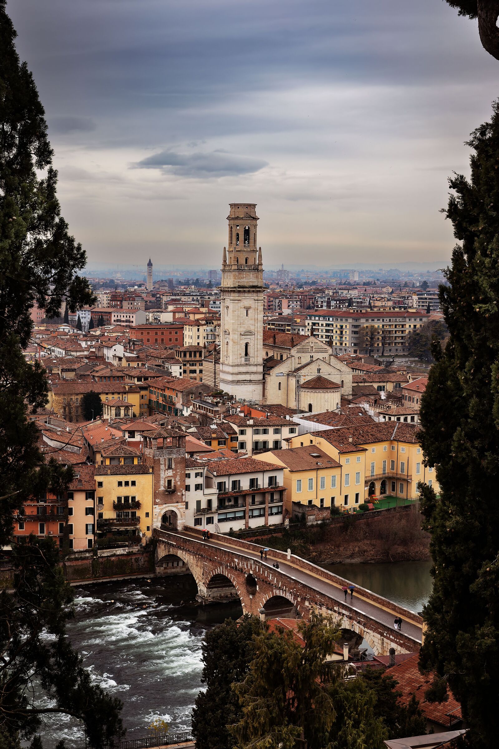 Ponte Pietra e Duomo