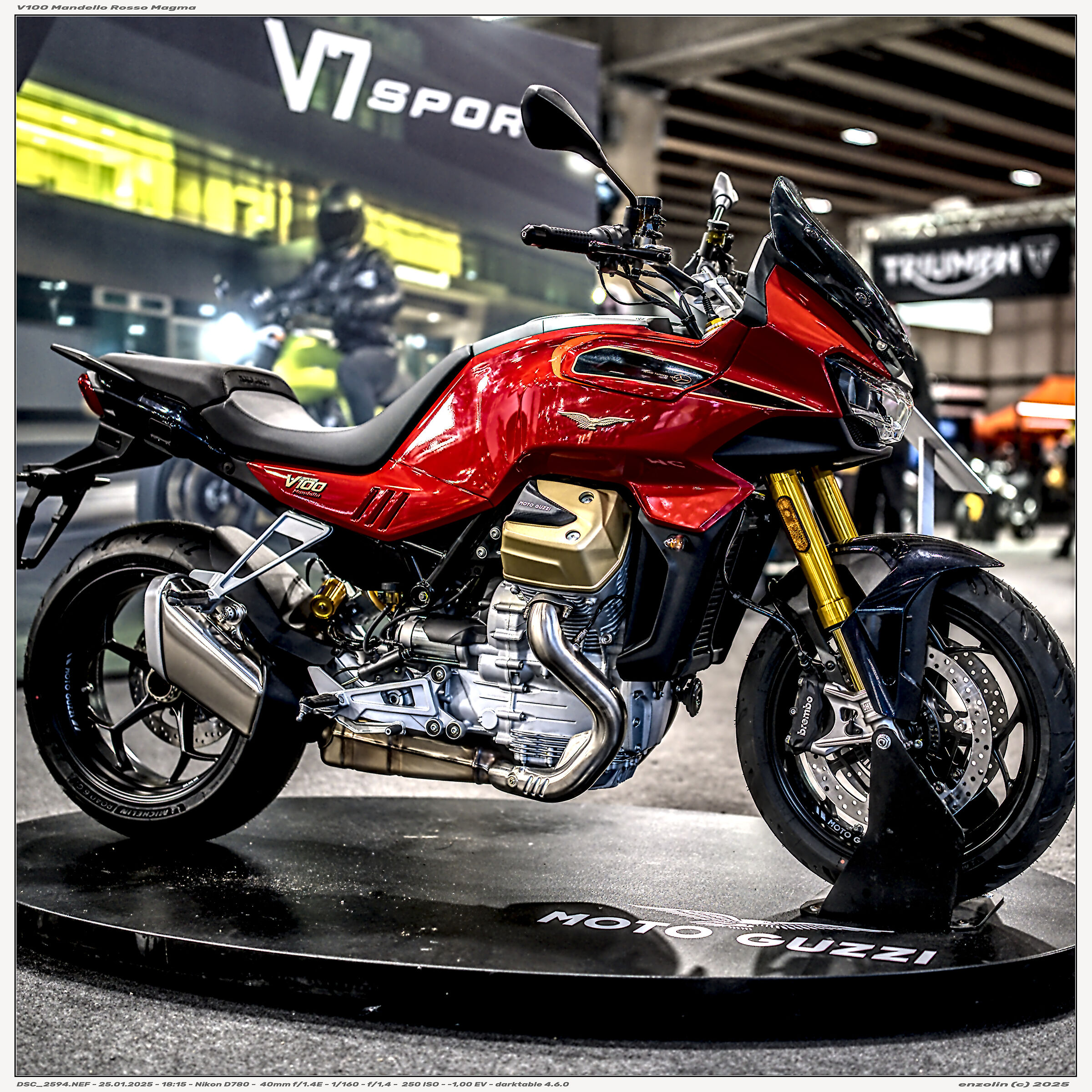 V100 Mandello Rosso Magma