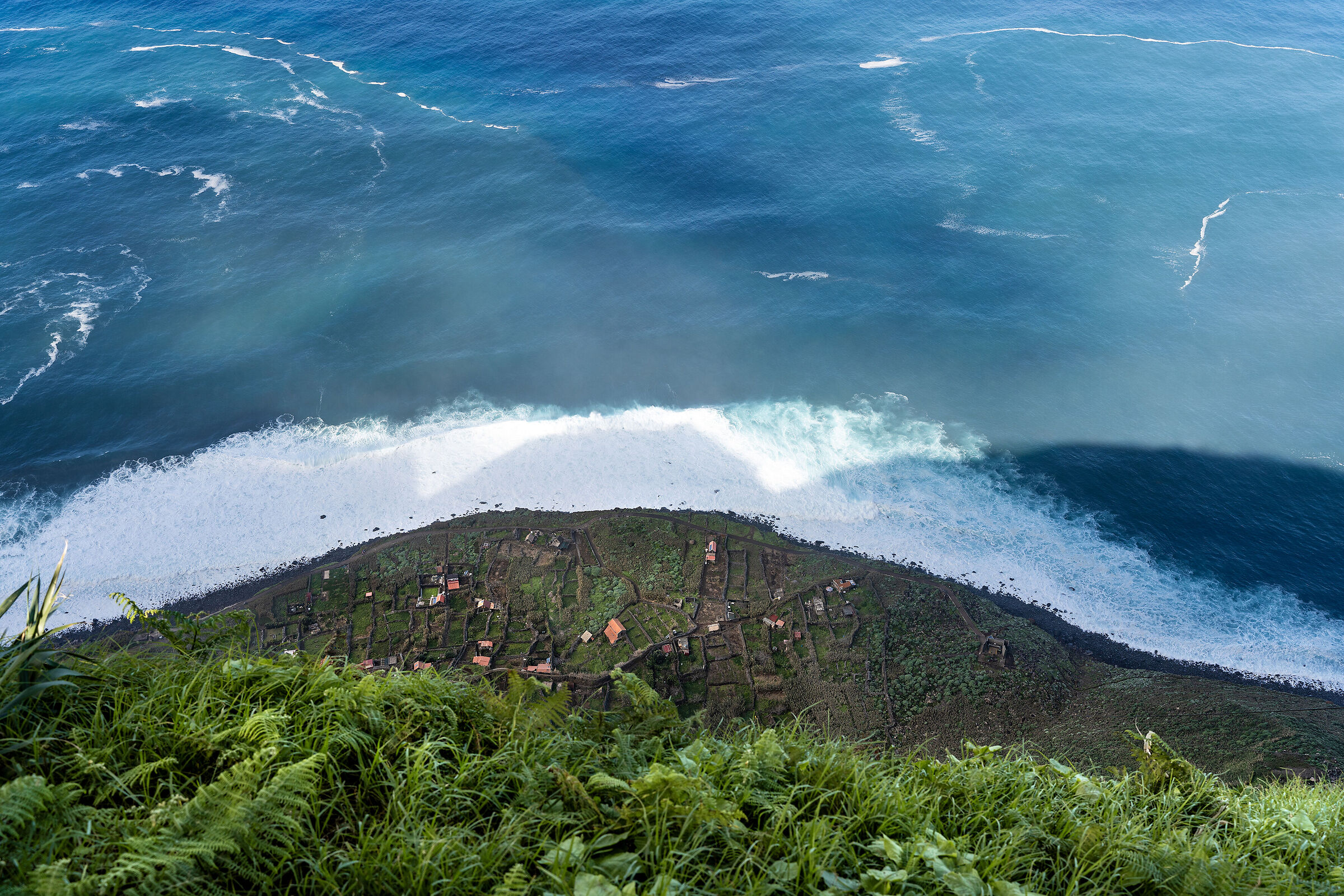 From above... the ocean seen from Archada da Cruz - Madeir