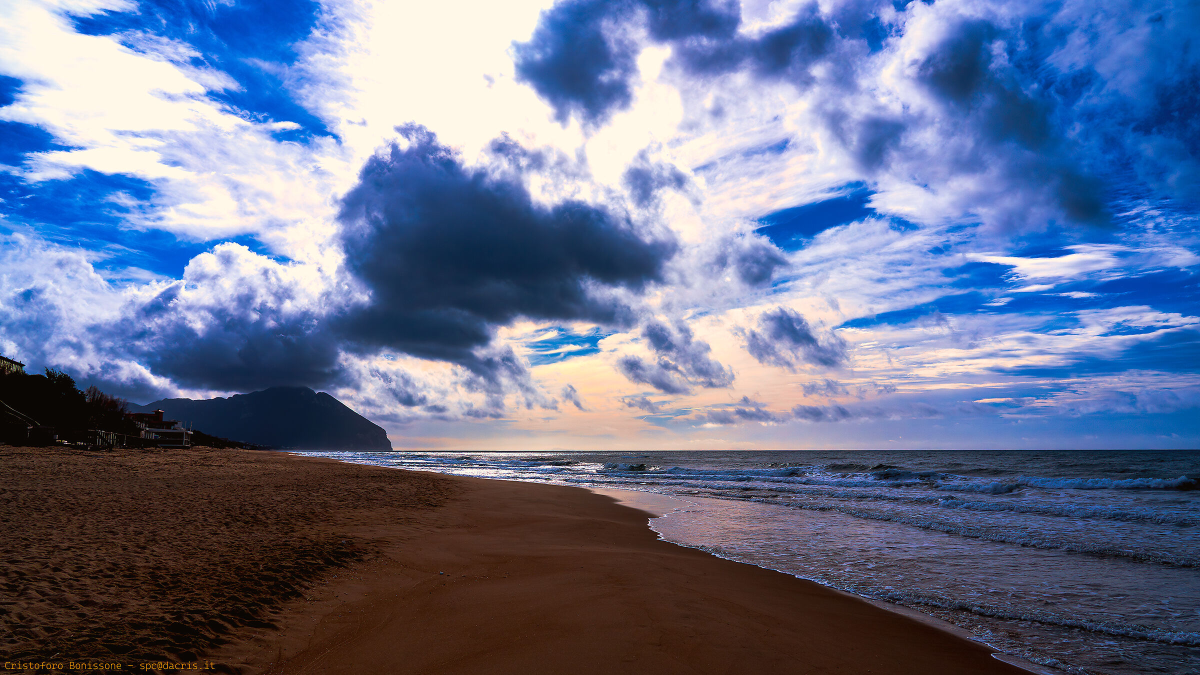 Il Circeo visto da Sabaudia