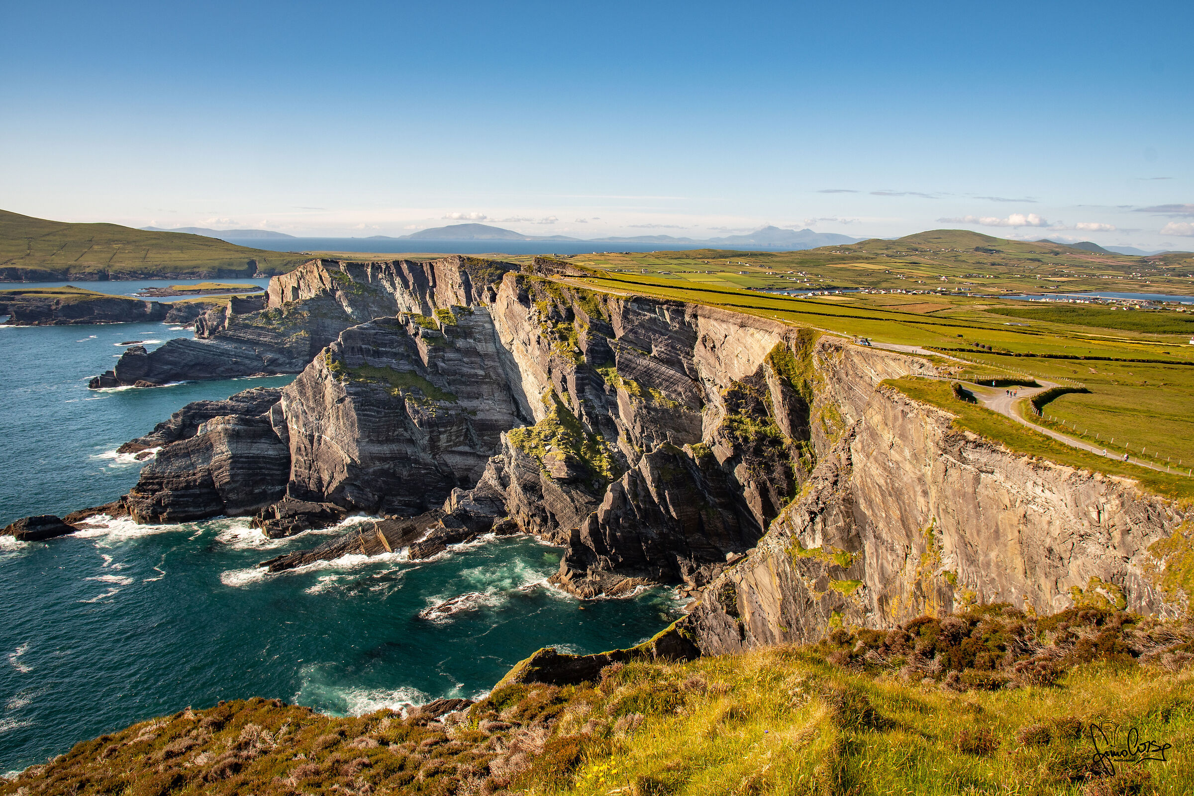Le Kerry Cliffs nel verde irlandese