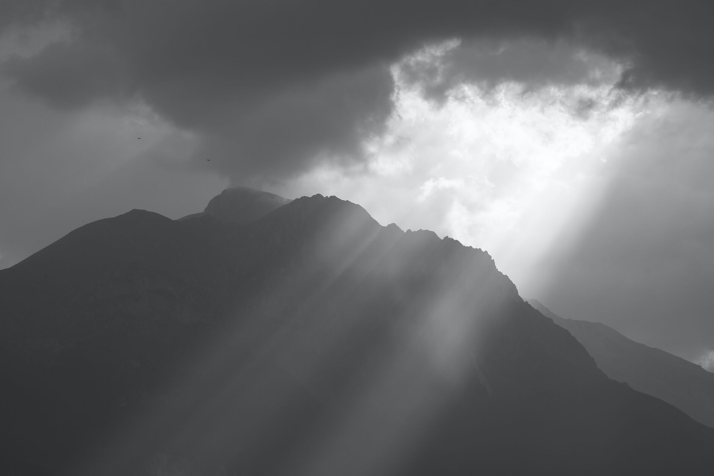 raggi sulle creste del M. Camicia