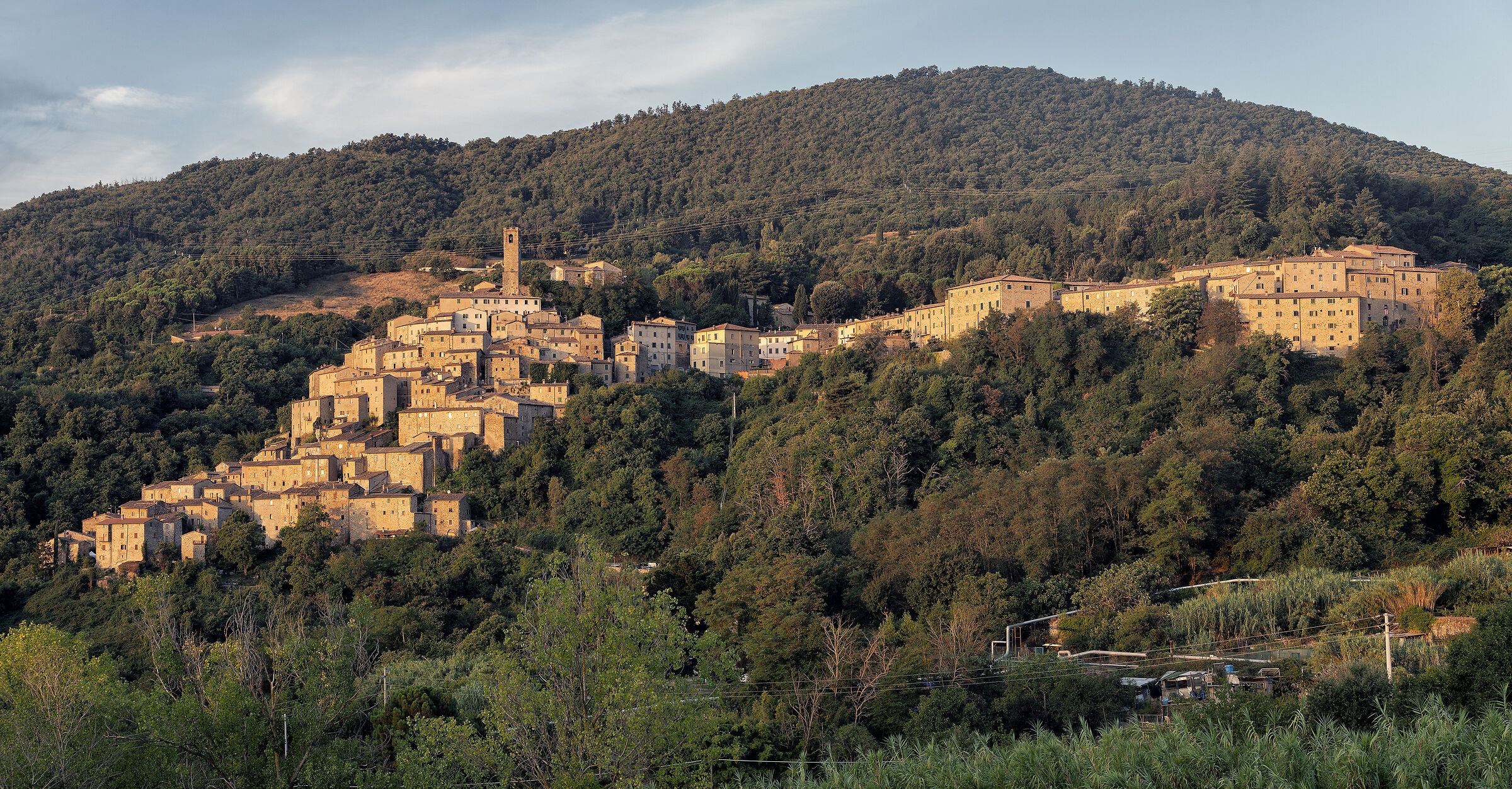 Castelnuovo Val di Cecina (pi)
