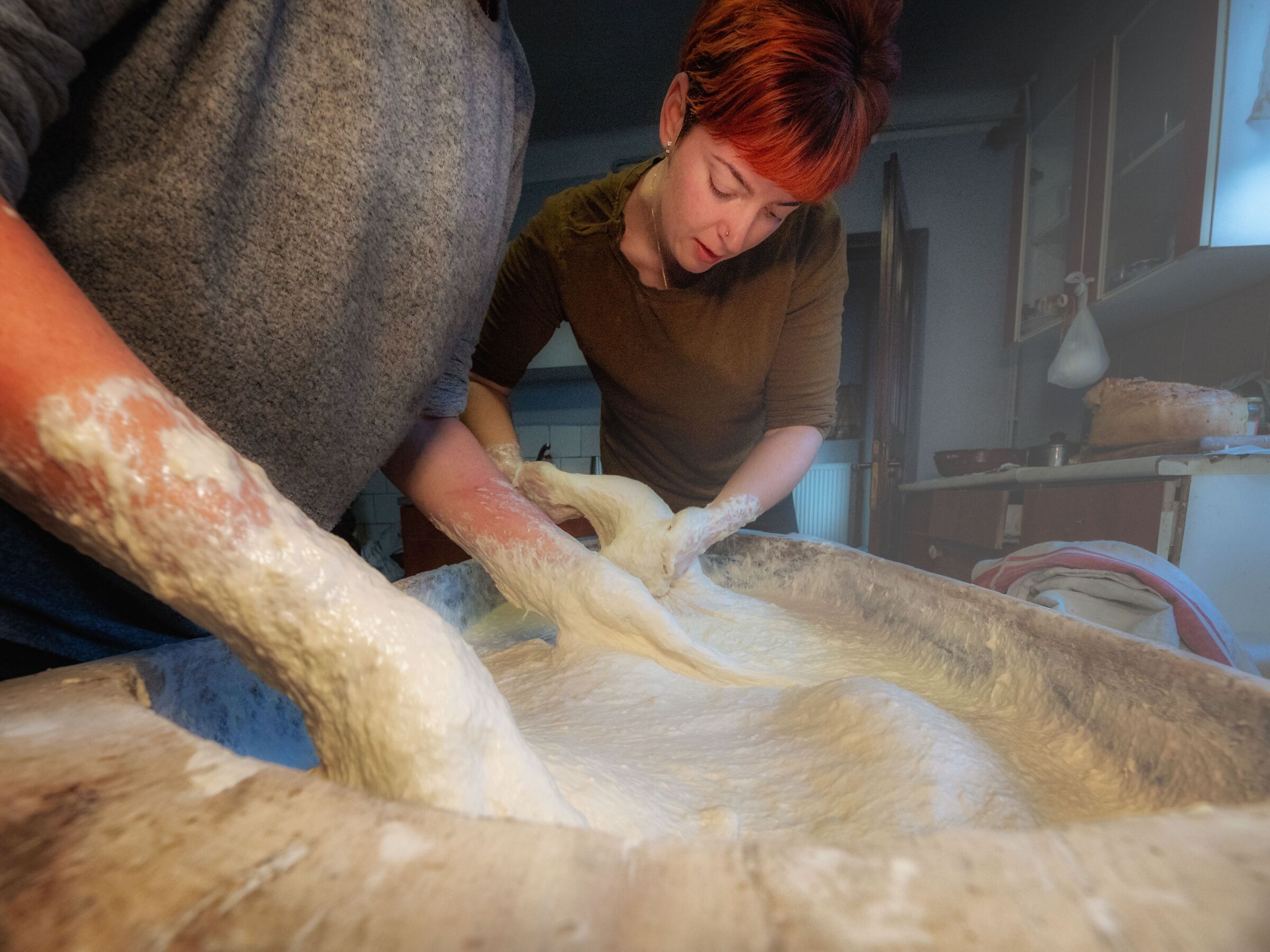Preparazione tradizionale del pane fatto in casa