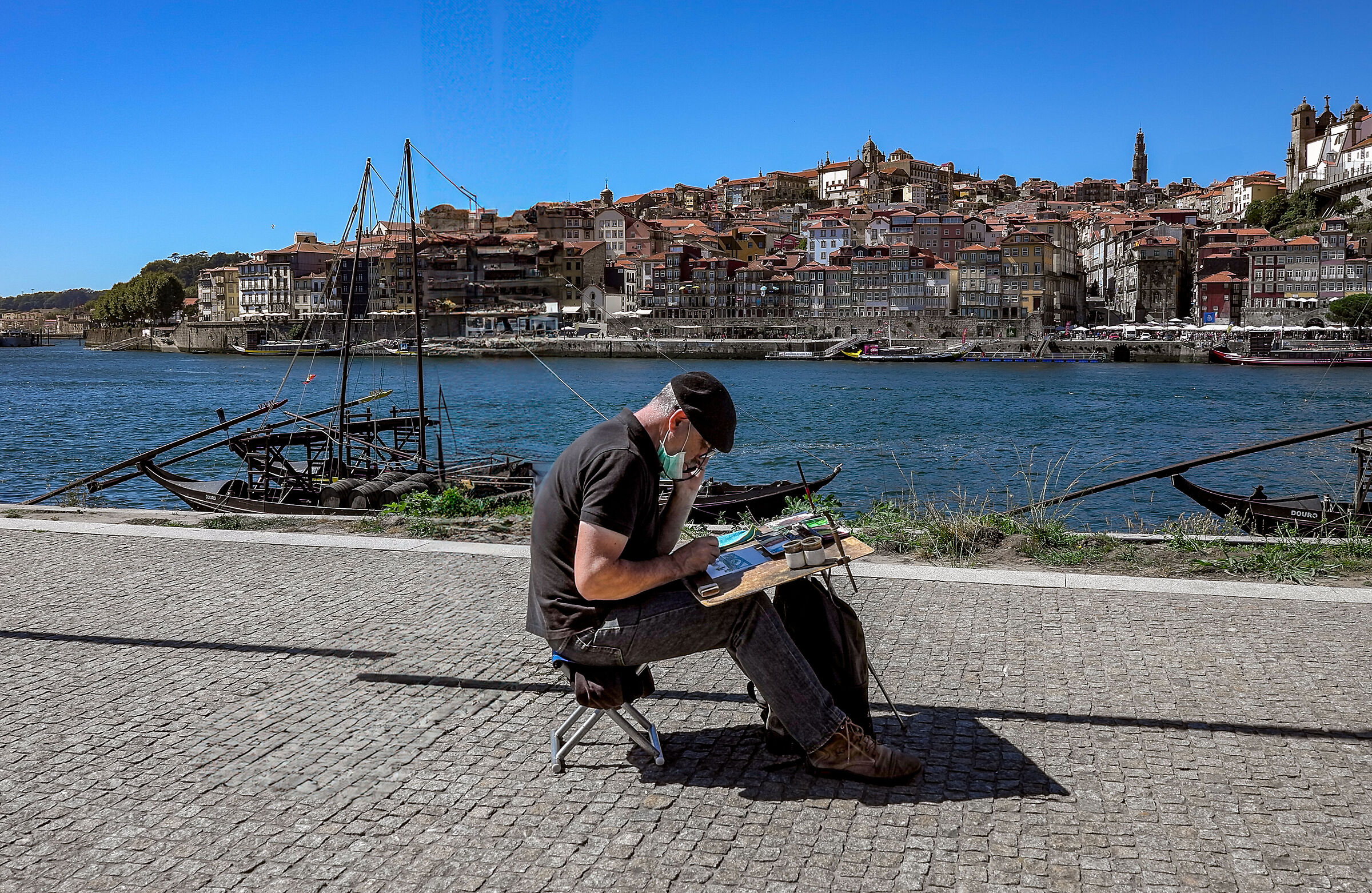 Painter in Porto
