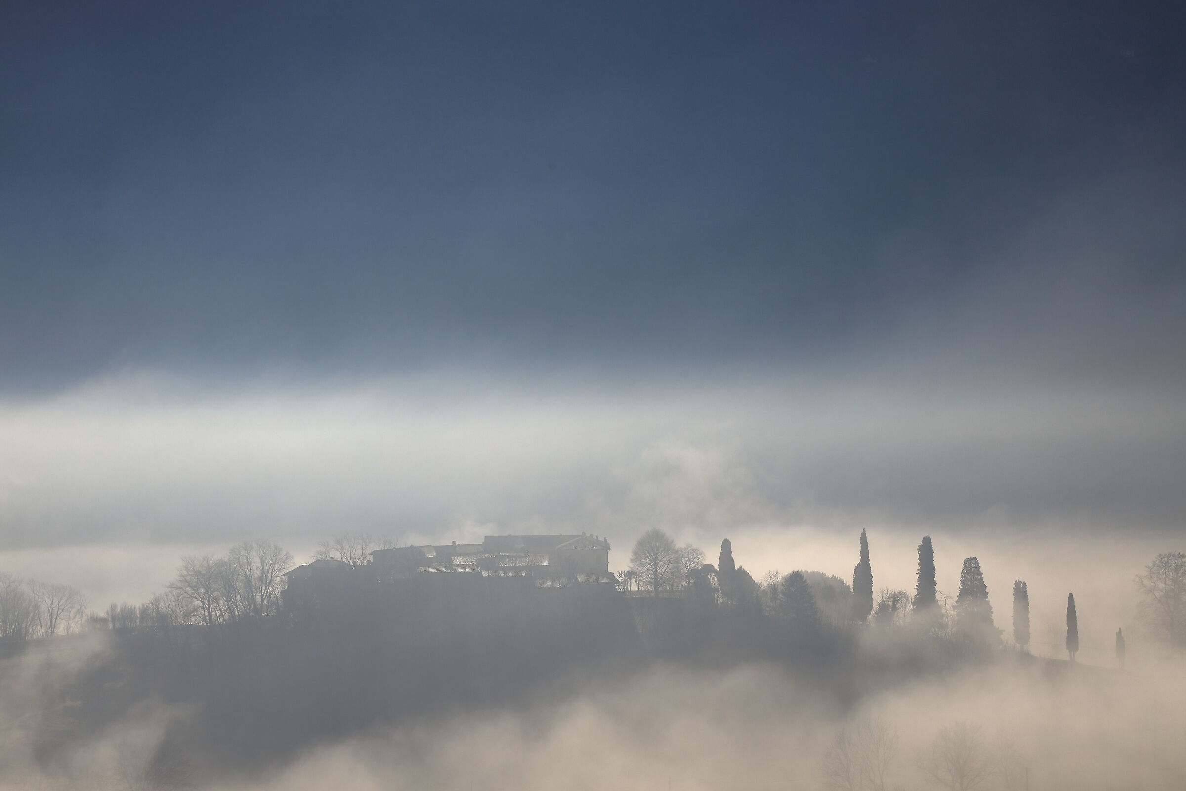 Il castello nella nebbia