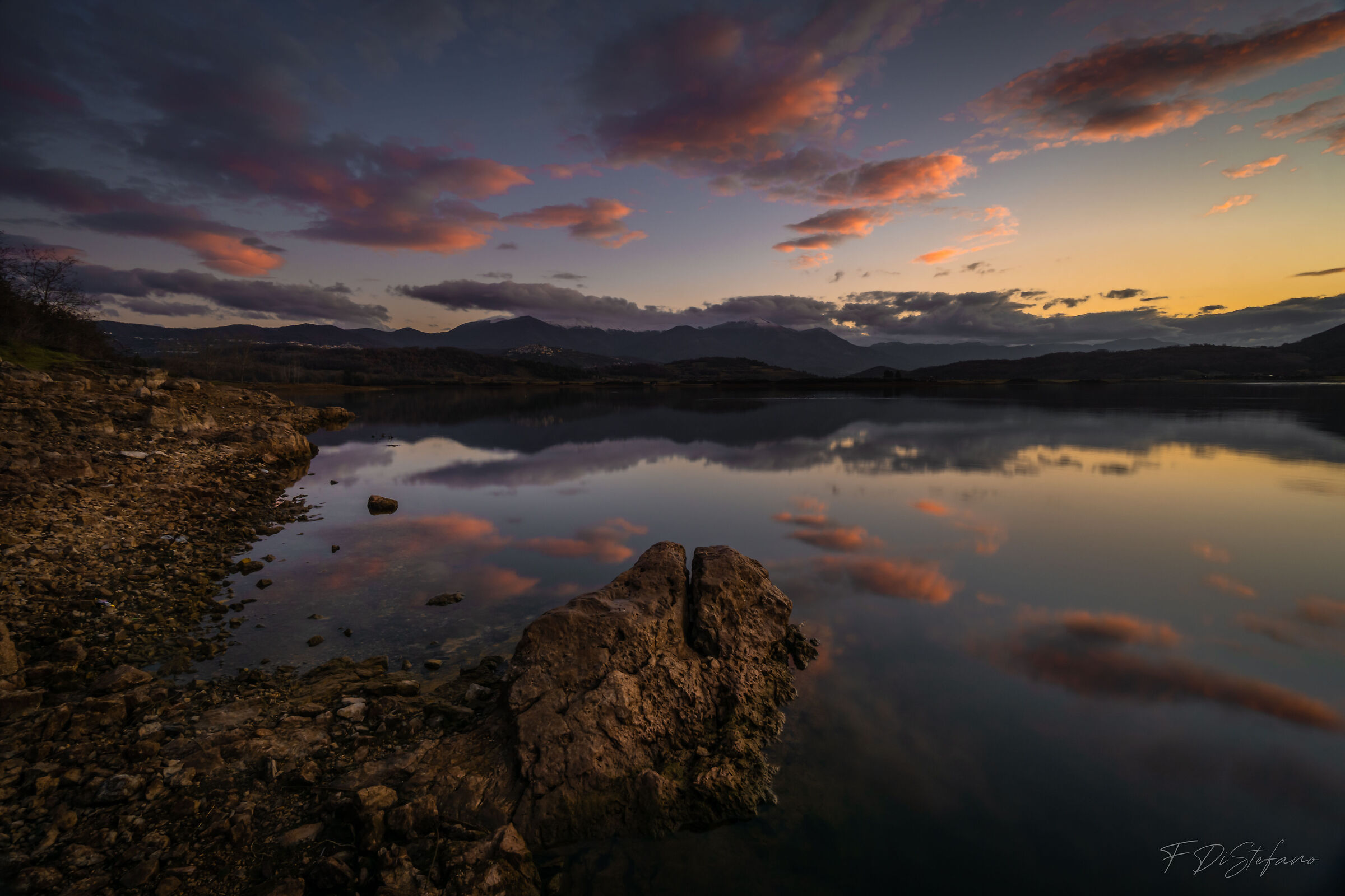 Nuvole rosa prima dell'alba