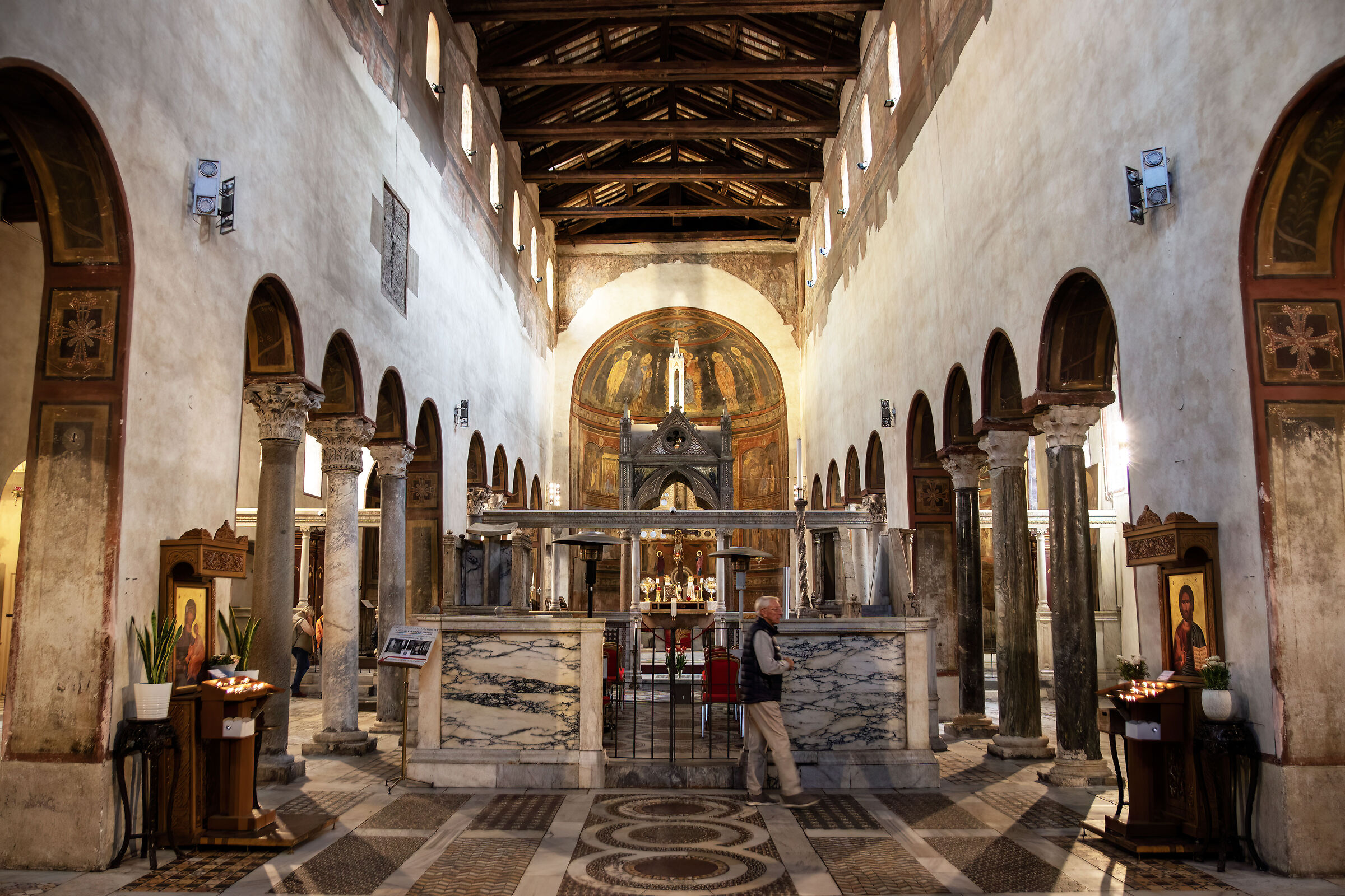 Basilica of Santa Maria in Cosmedin (30 photos)
