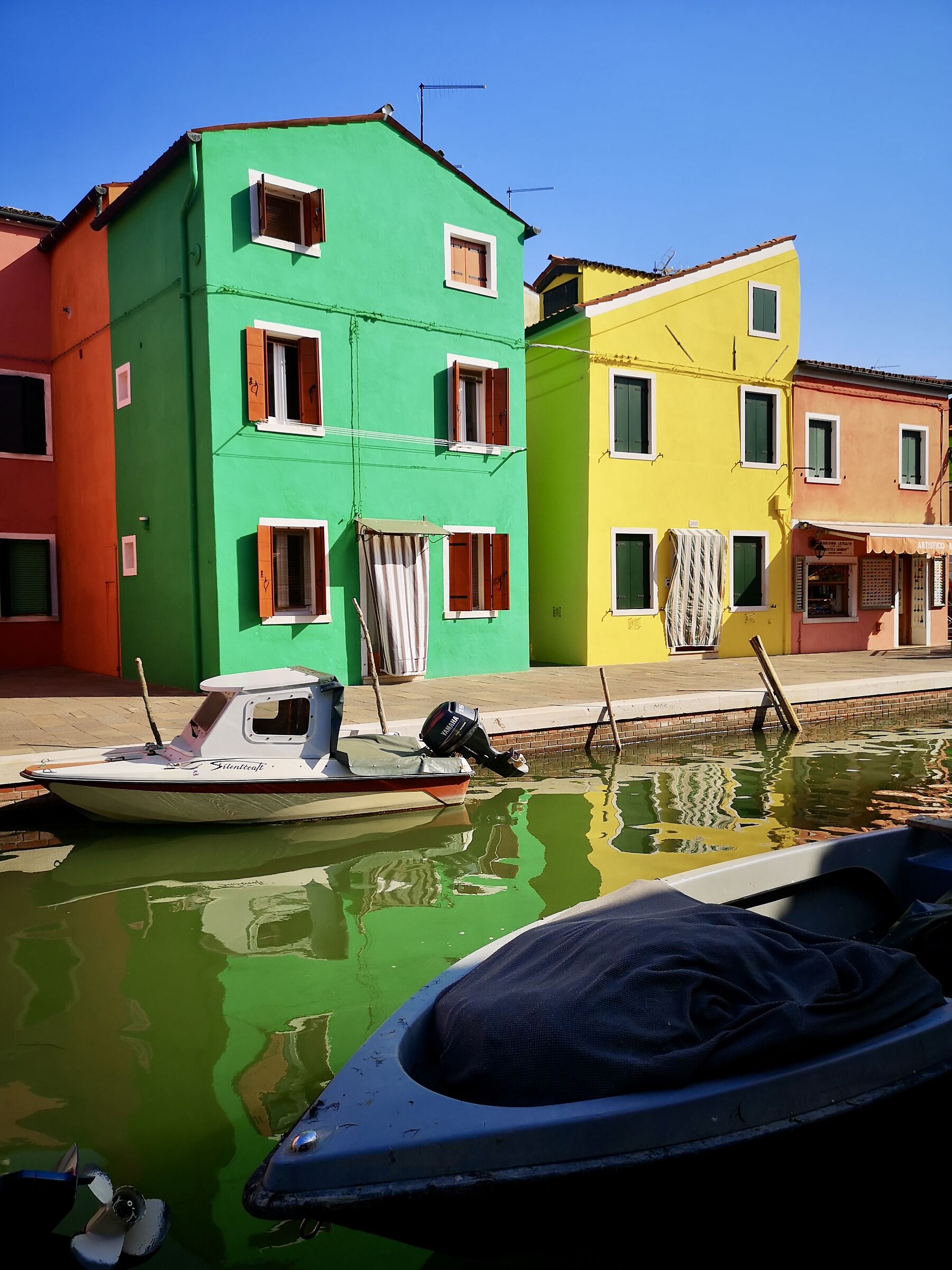 >Burano