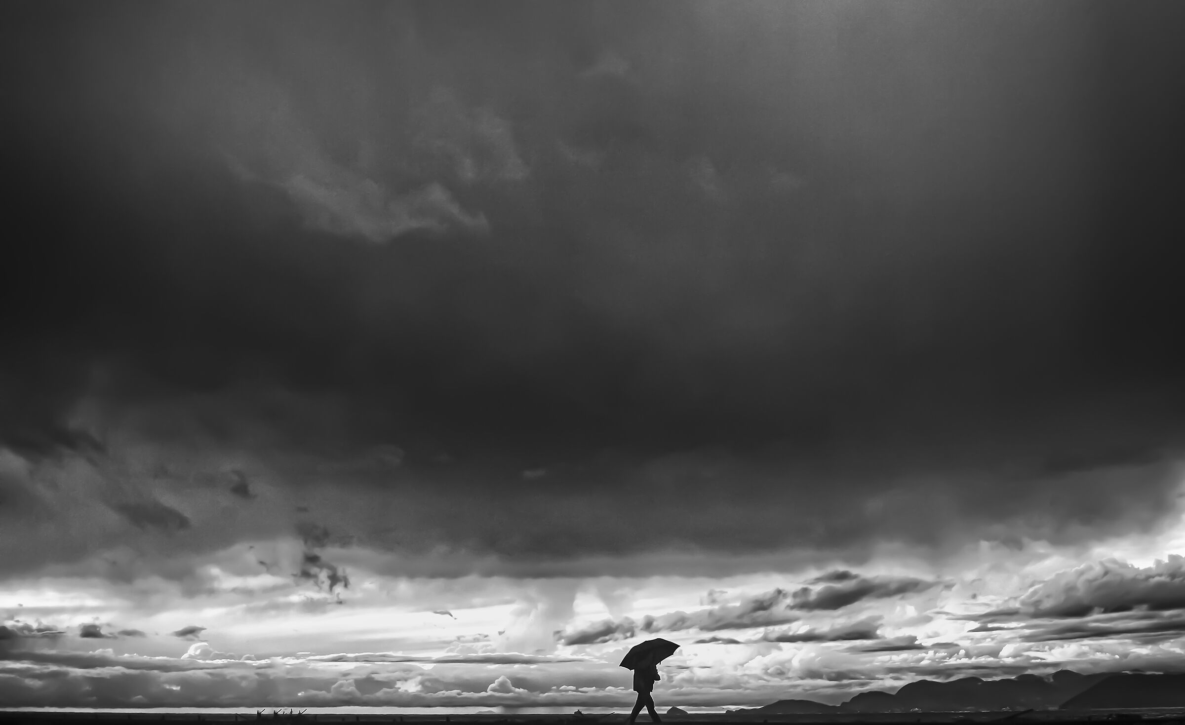 ..l'uomo con l'ombrello