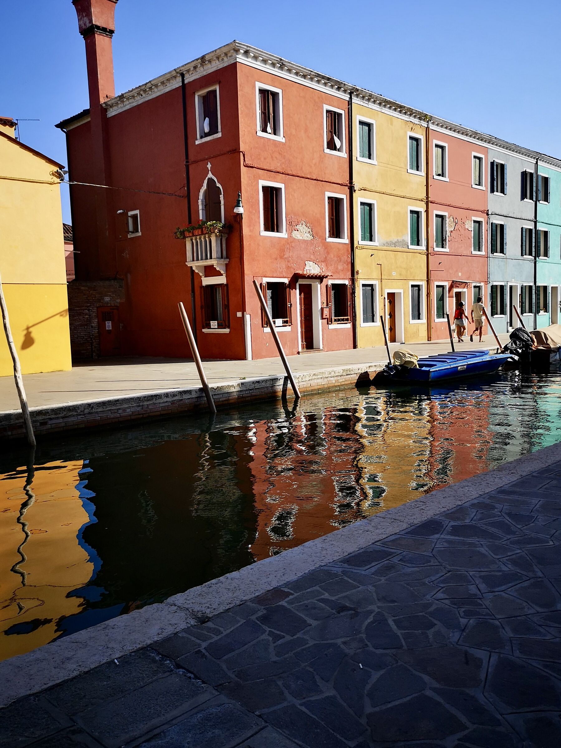 cromi e riflessi magici a Burano
