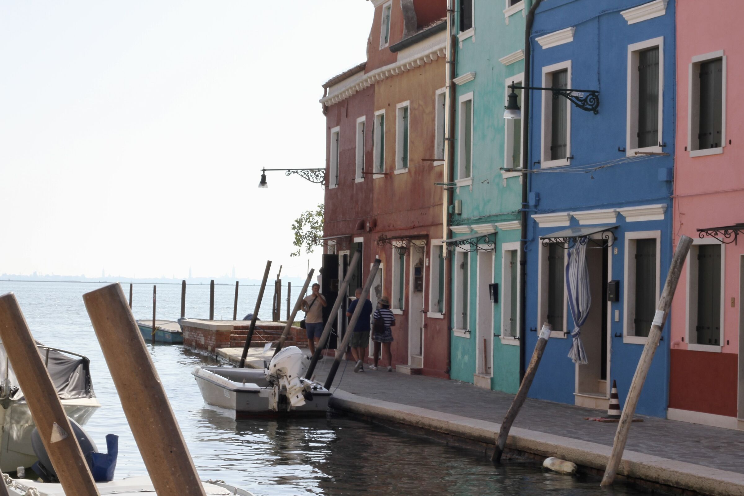 cromie e riflessi magici a Burano