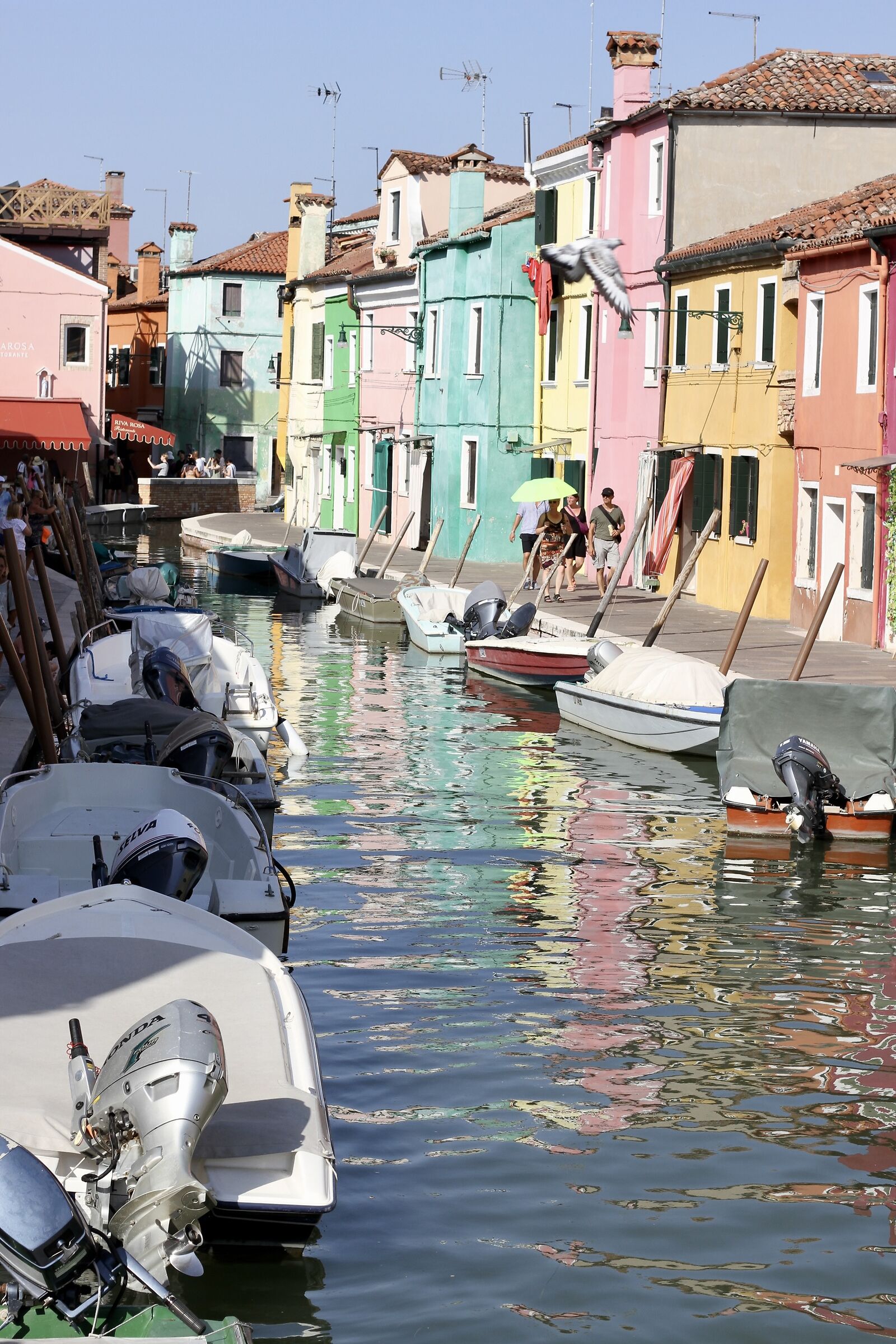 cromie e riflessi magici a Burano