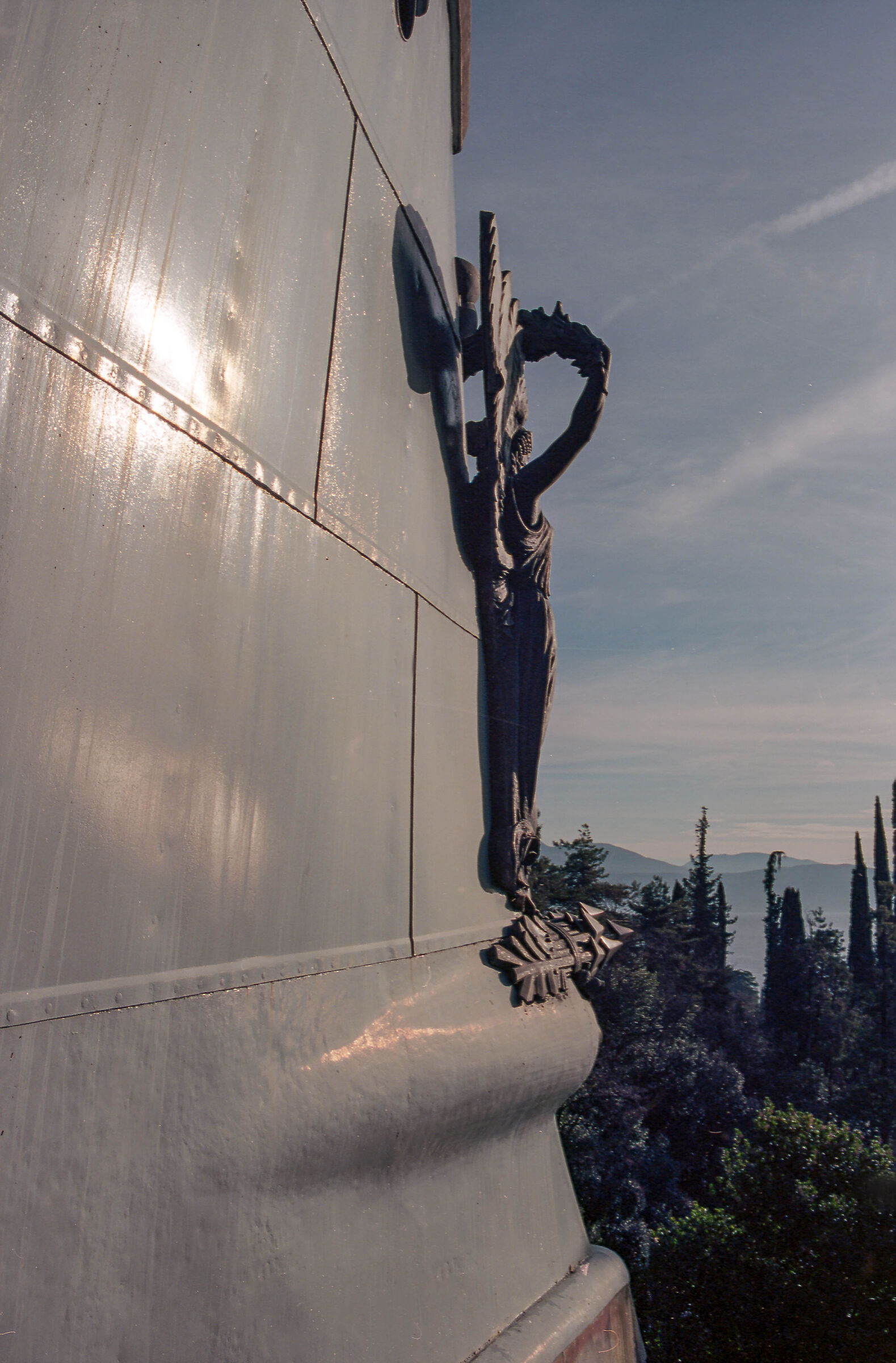 THE VITTORIALE DEGLI ITALIANI NAVE PUGLIA