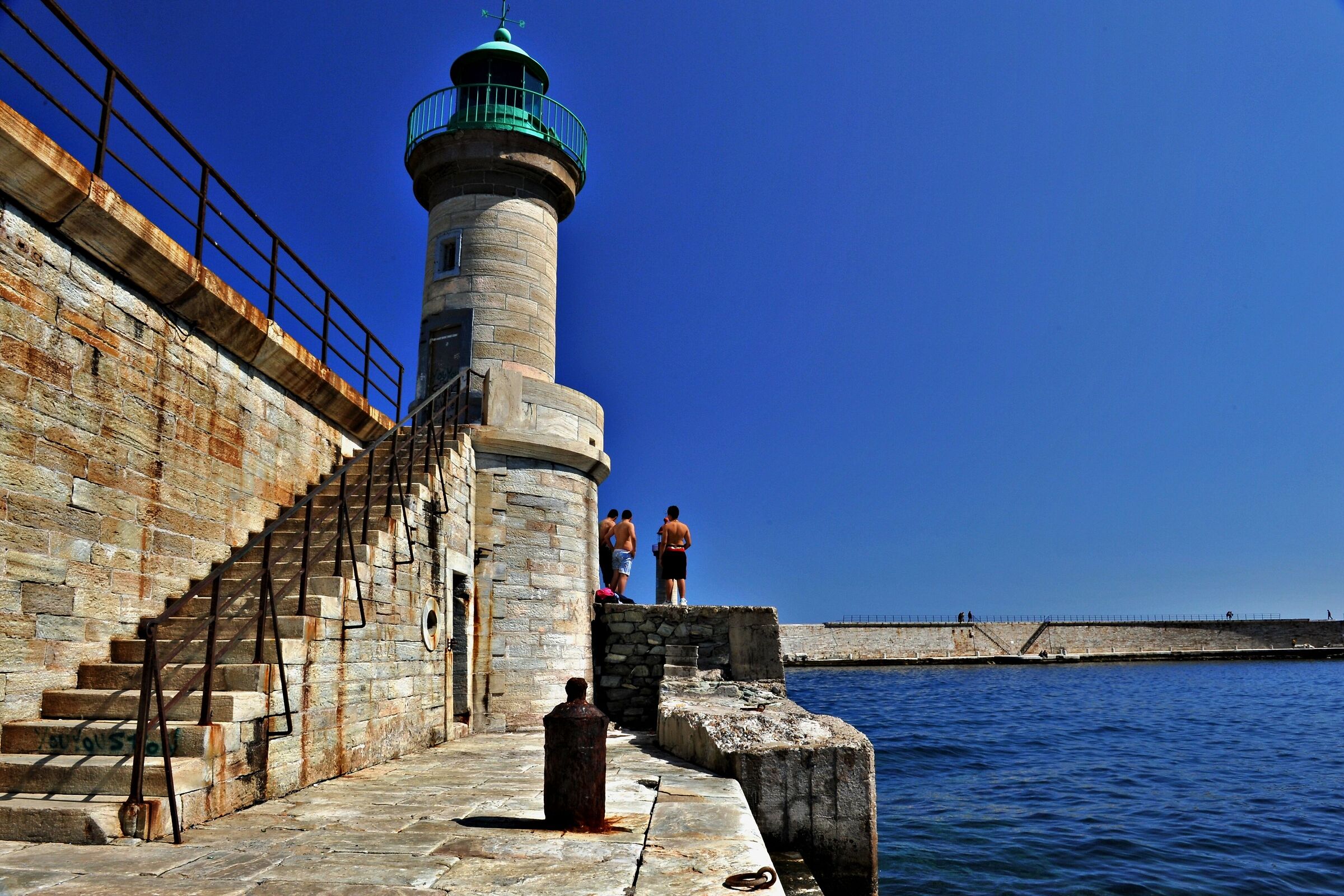 BASTIA - SCENE SUR LE PORT - 2011