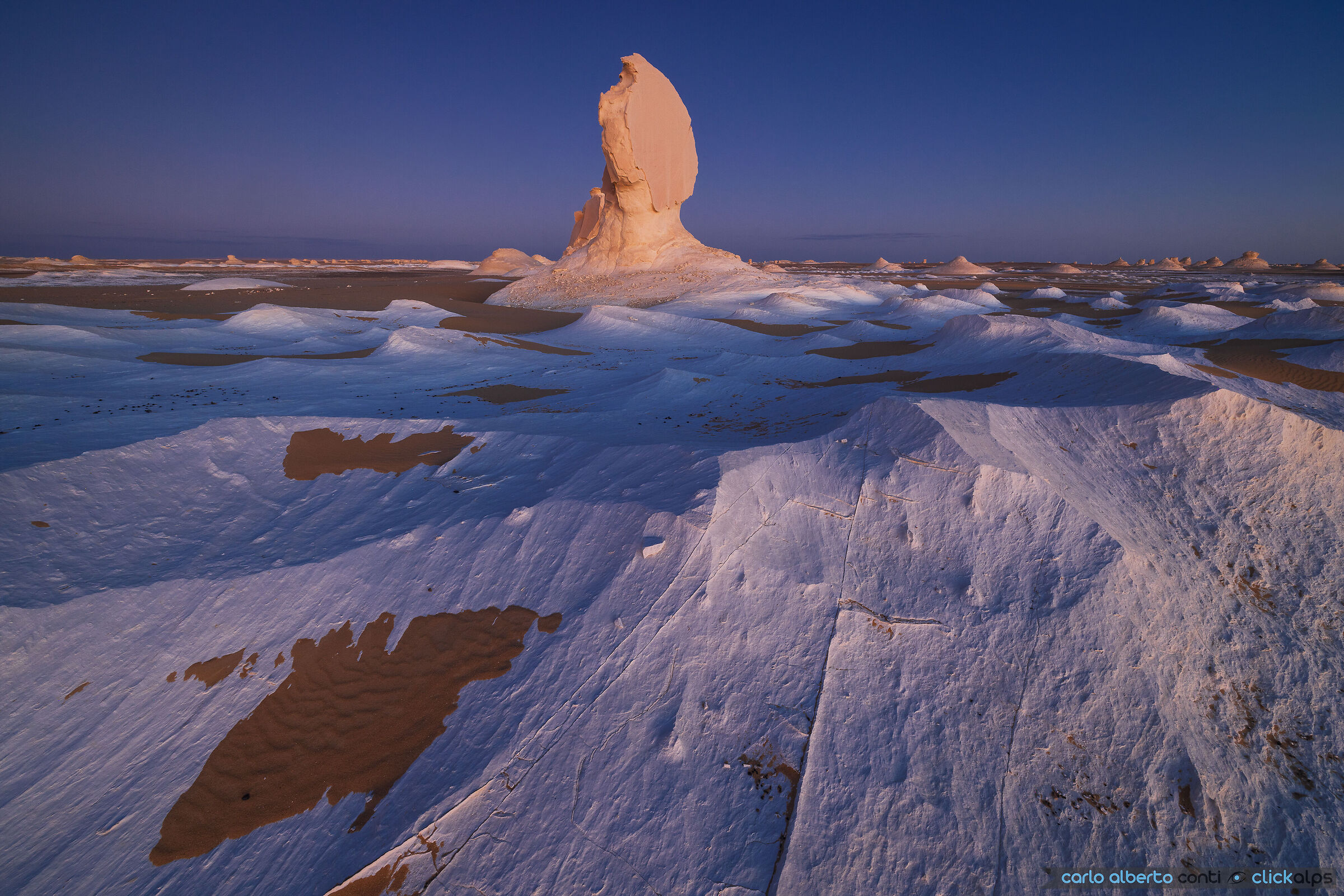 the magical light of the White Desert