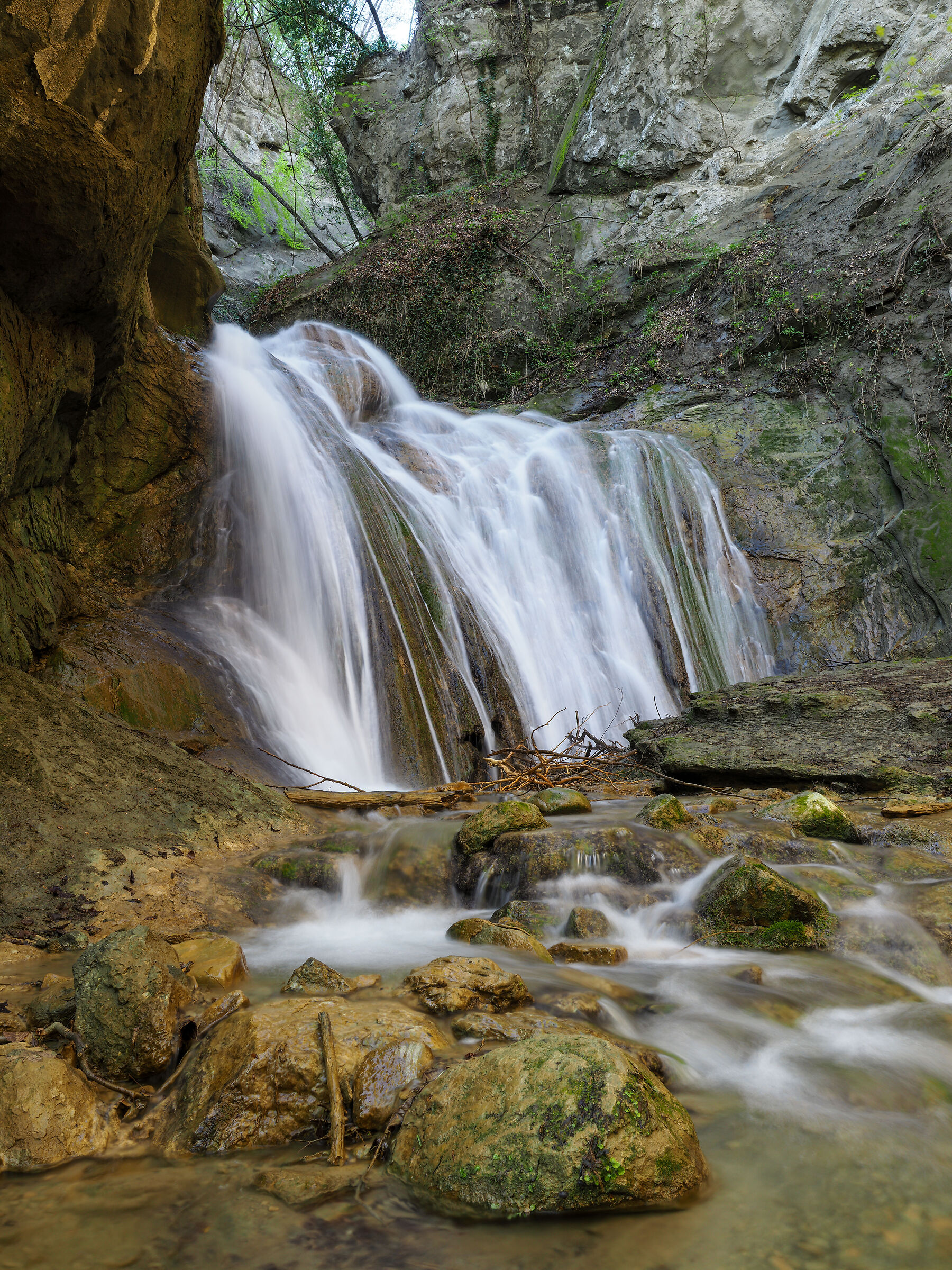 Rio Tassaro Waterfalls - Vetto (RE)