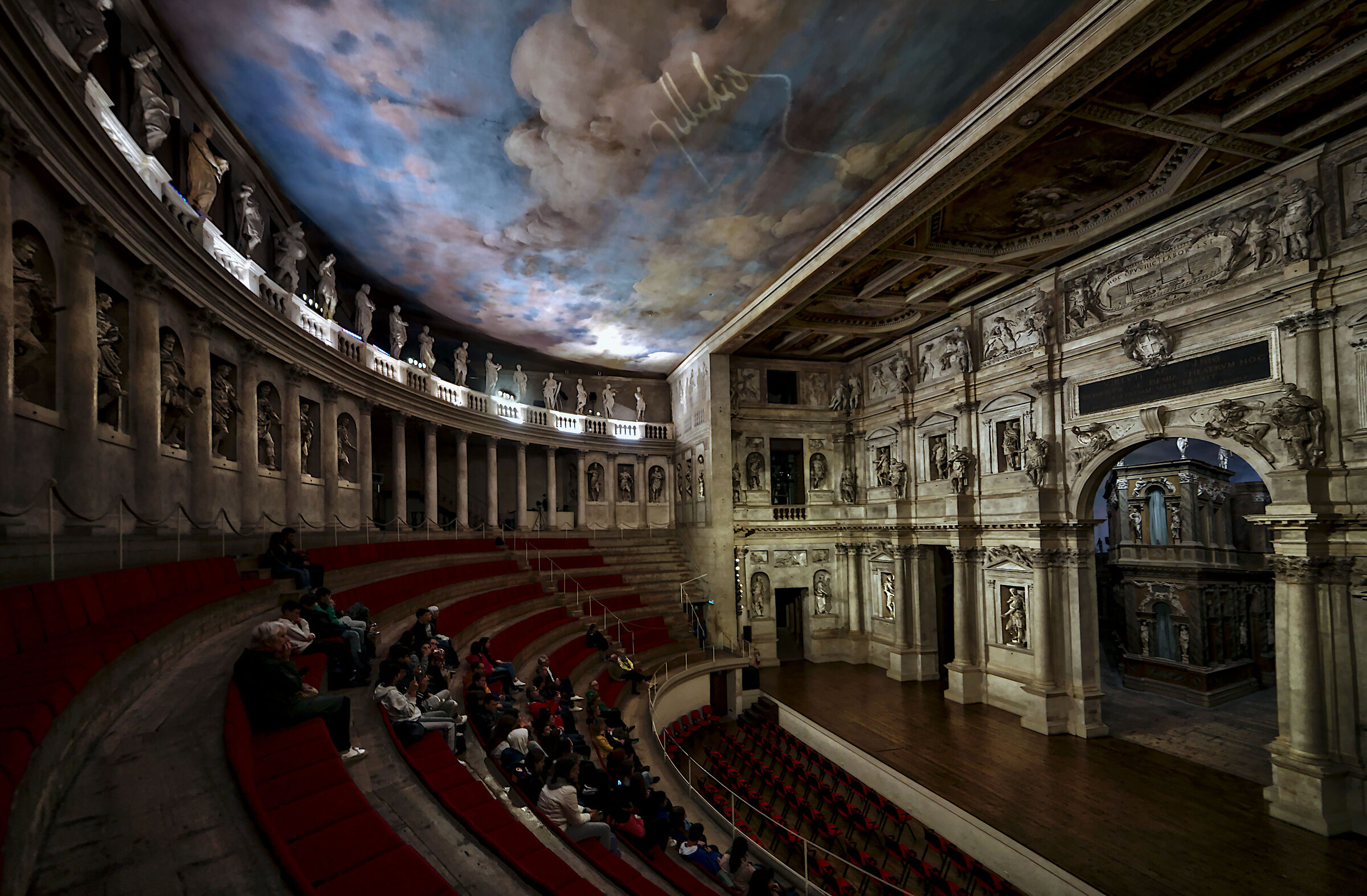 Teatro Olimpico di Vicenza .