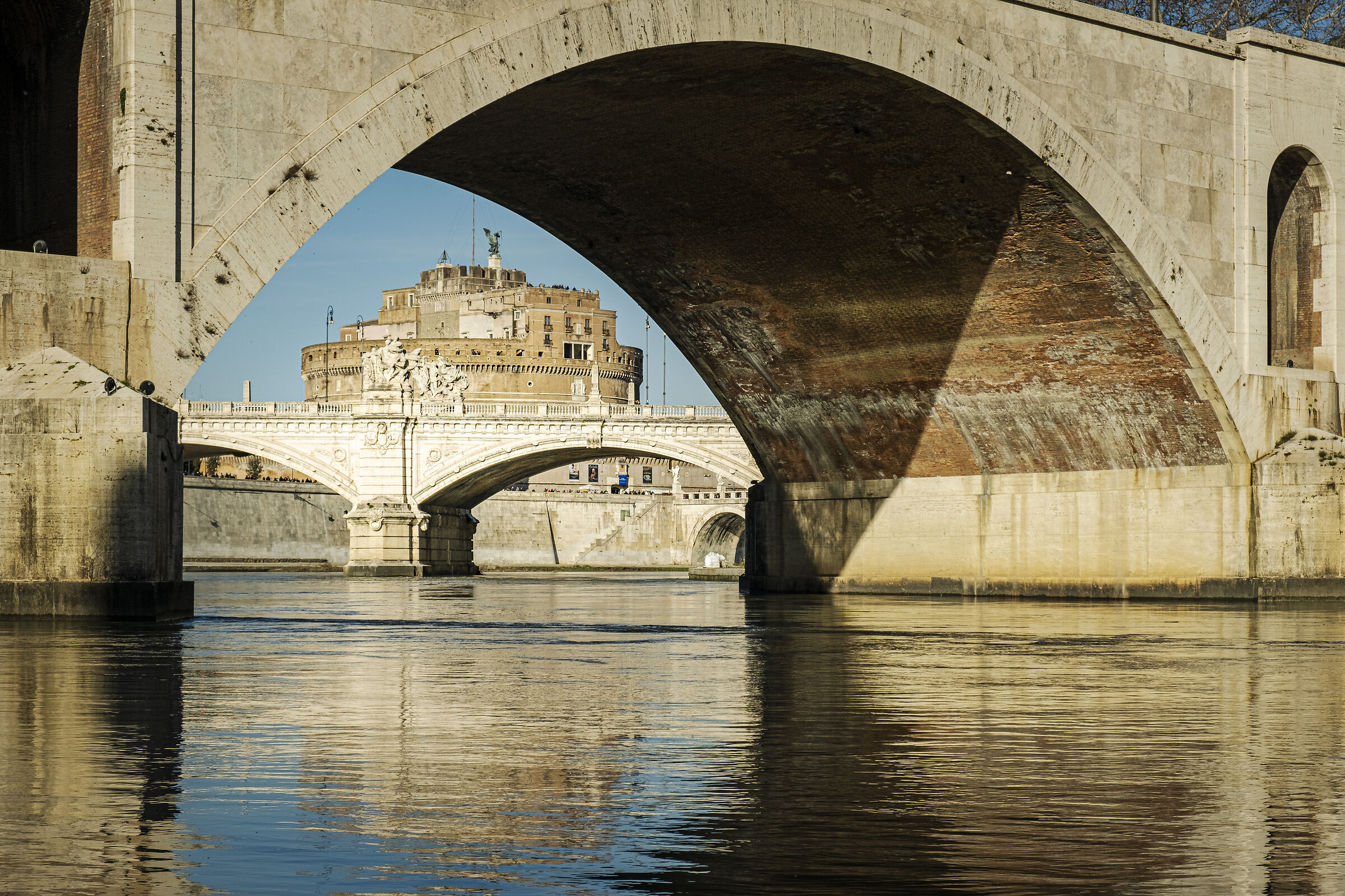 Castel S'Angelo dalla ciclabile Tevere