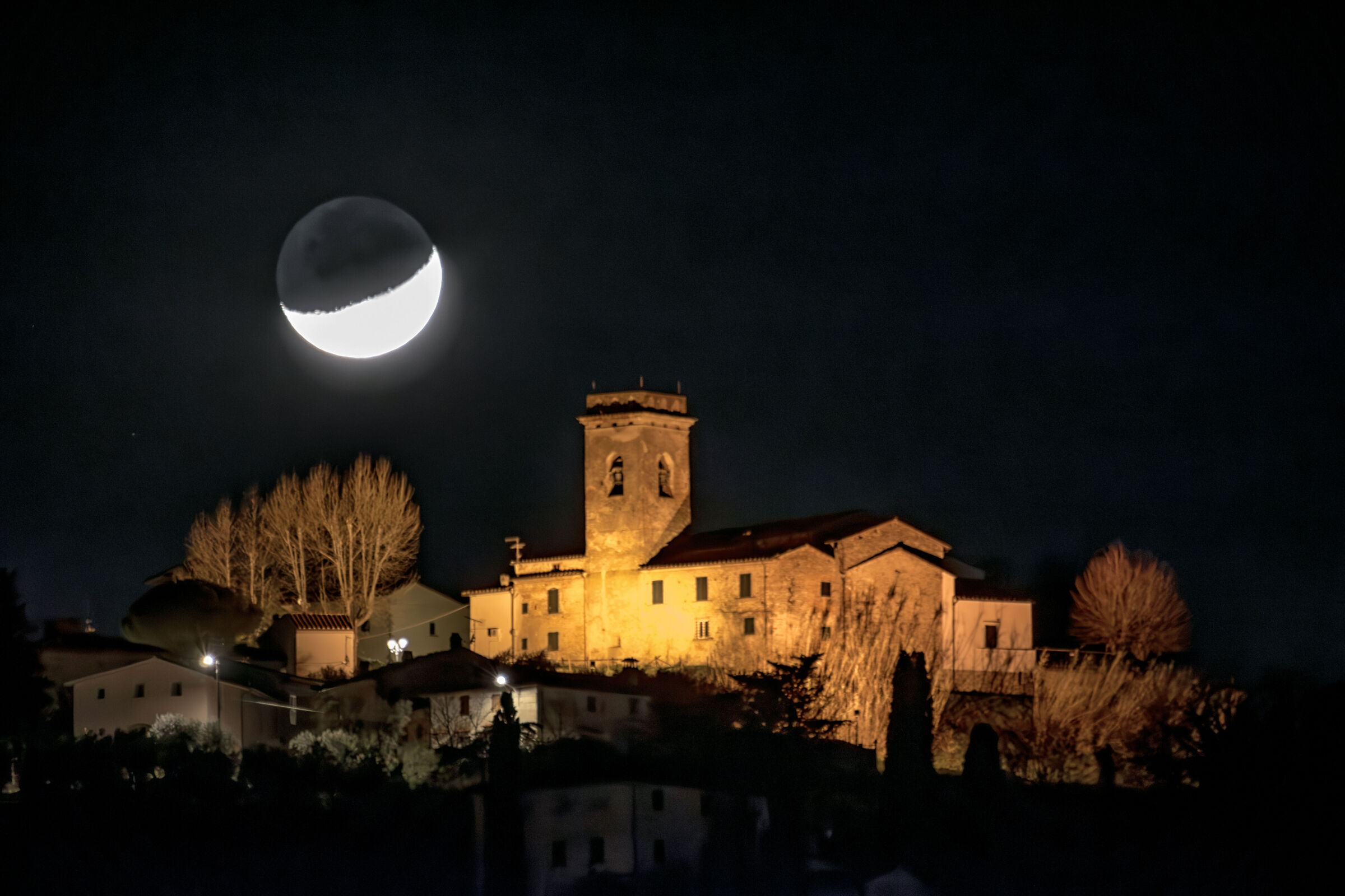 look at that moon...