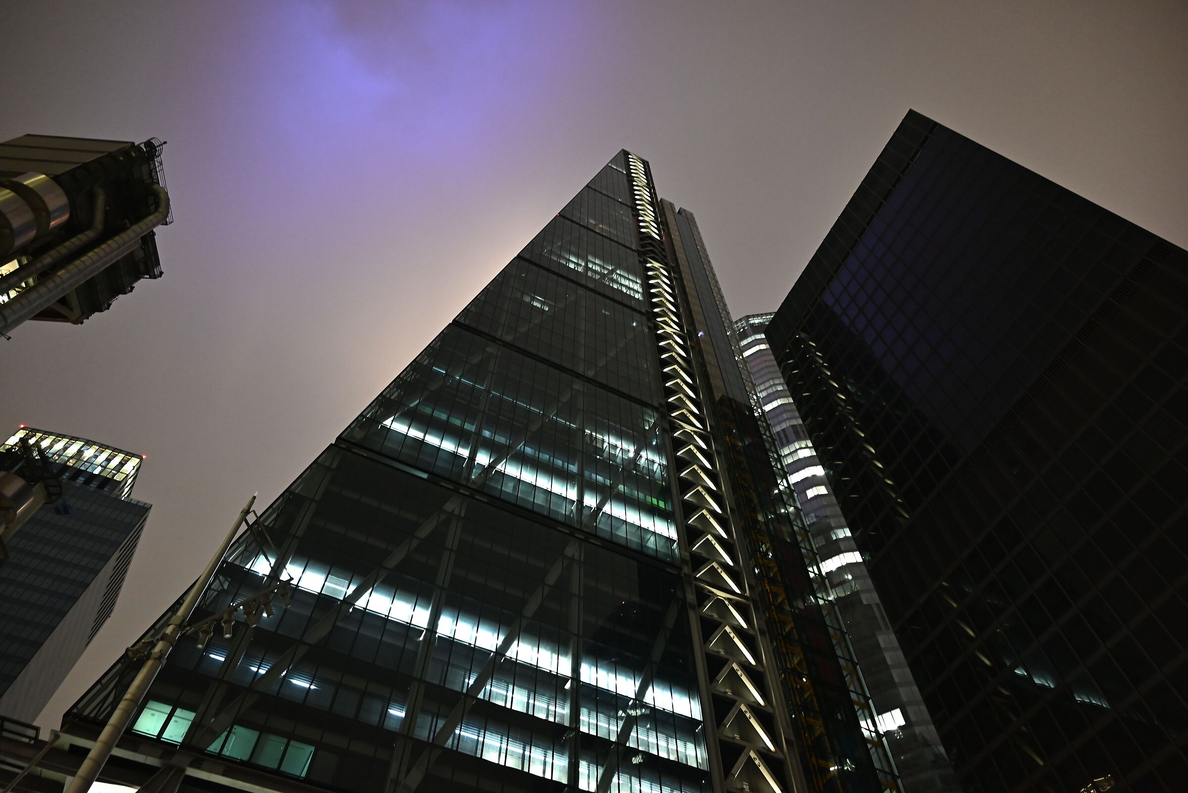 London - Night Skyscraper