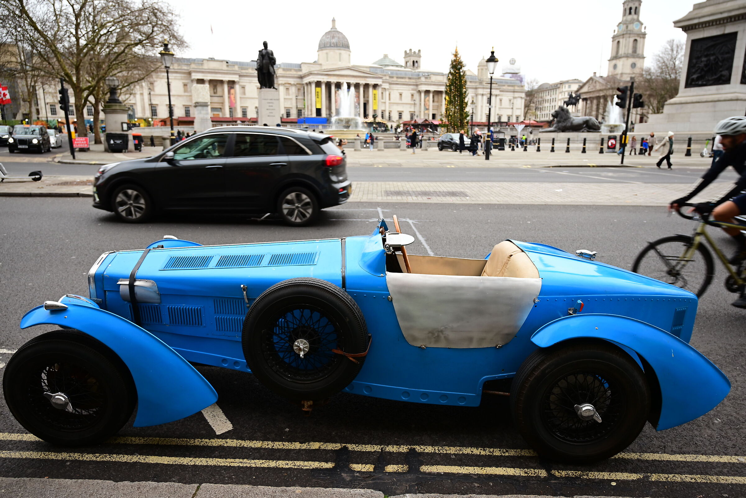 London - Blue Car