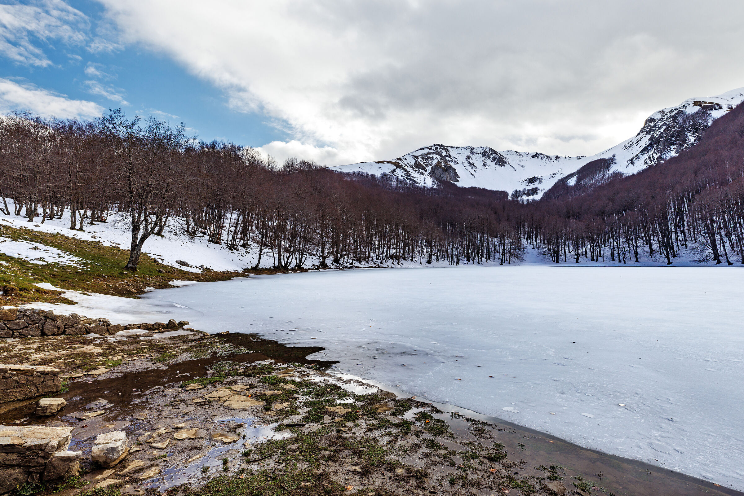 Lago Laudemio in inverno