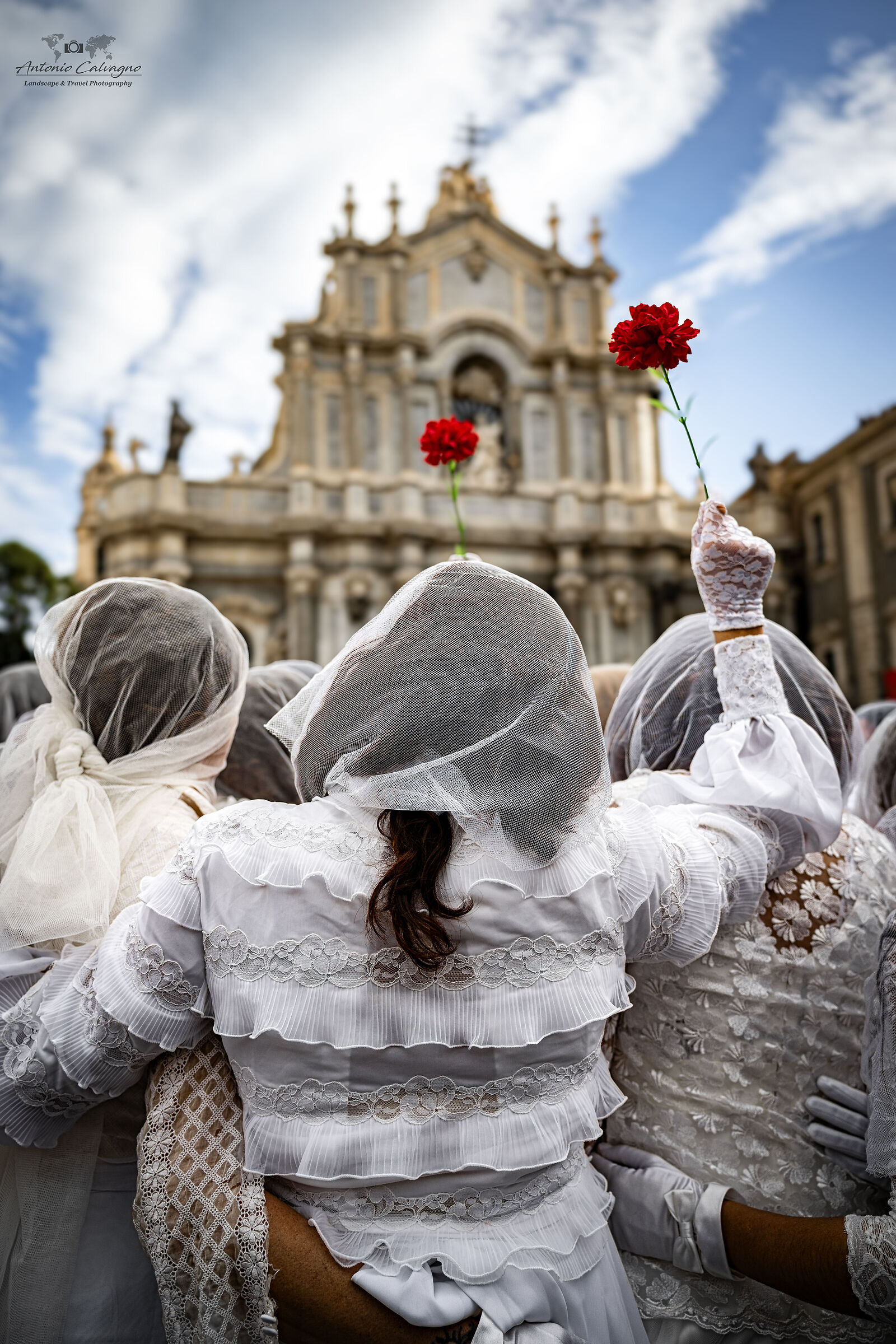 Le 'Ntuppatedde e il duomo di Catania