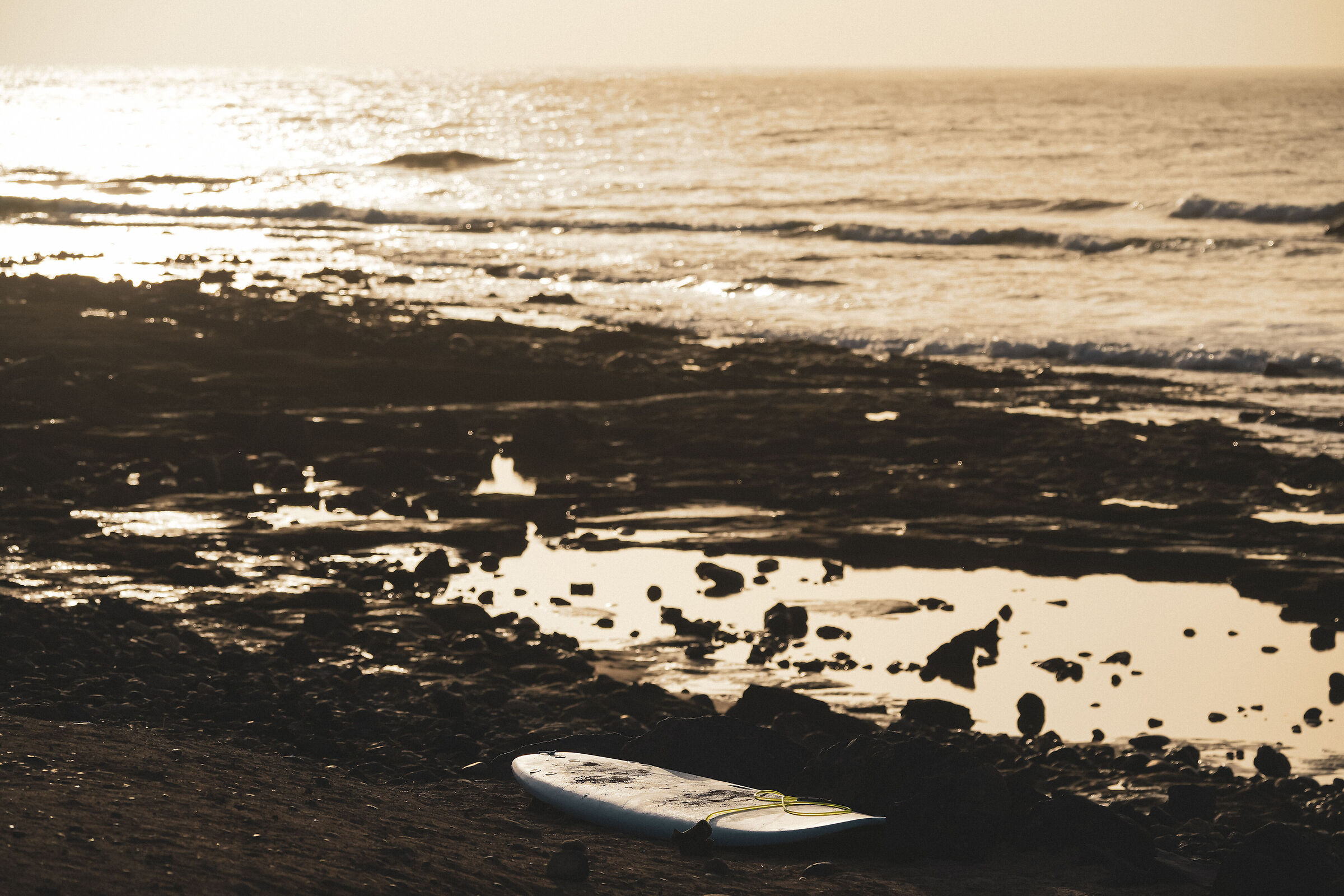 Las Americas surfers