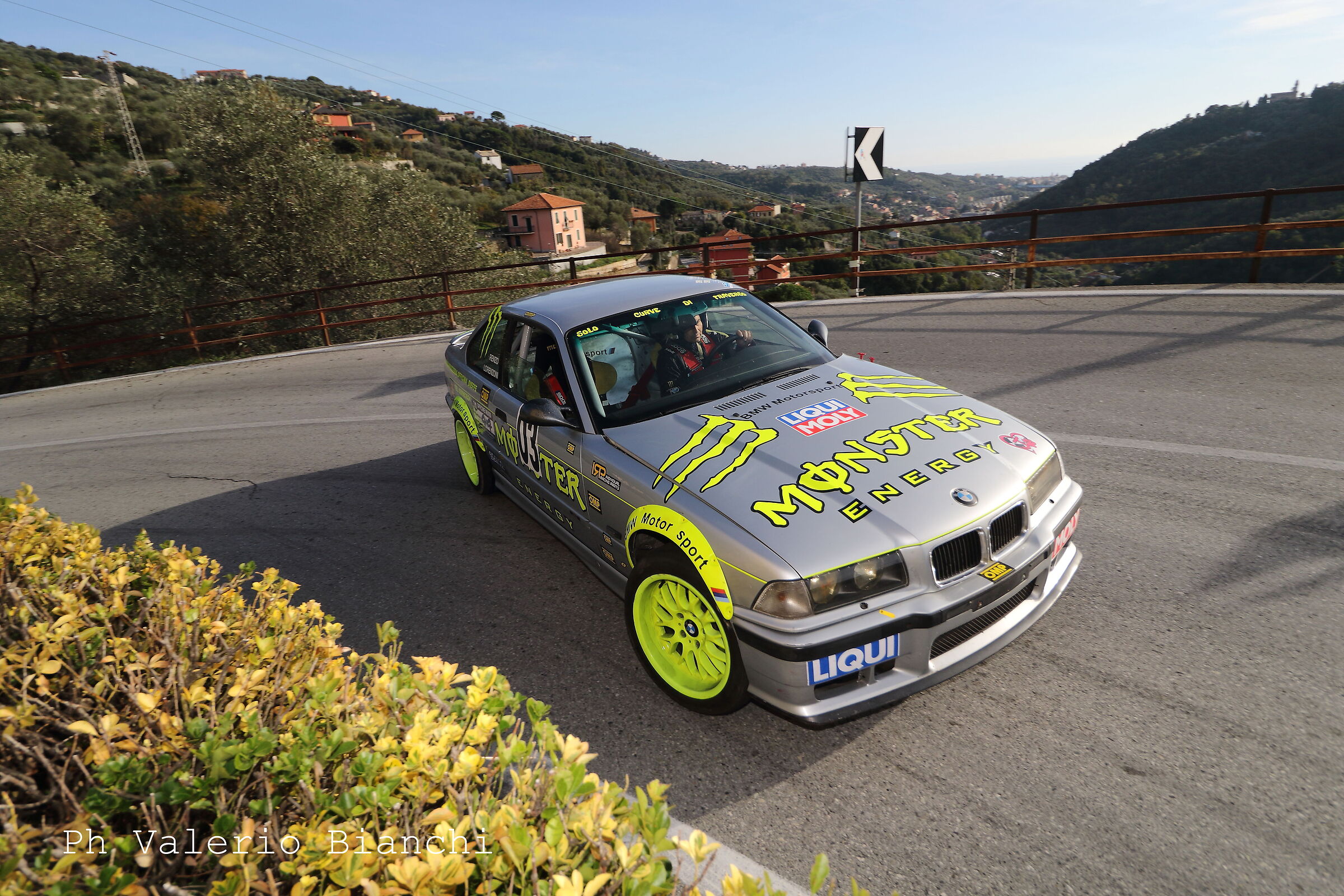 Curve at the limit #Derapata