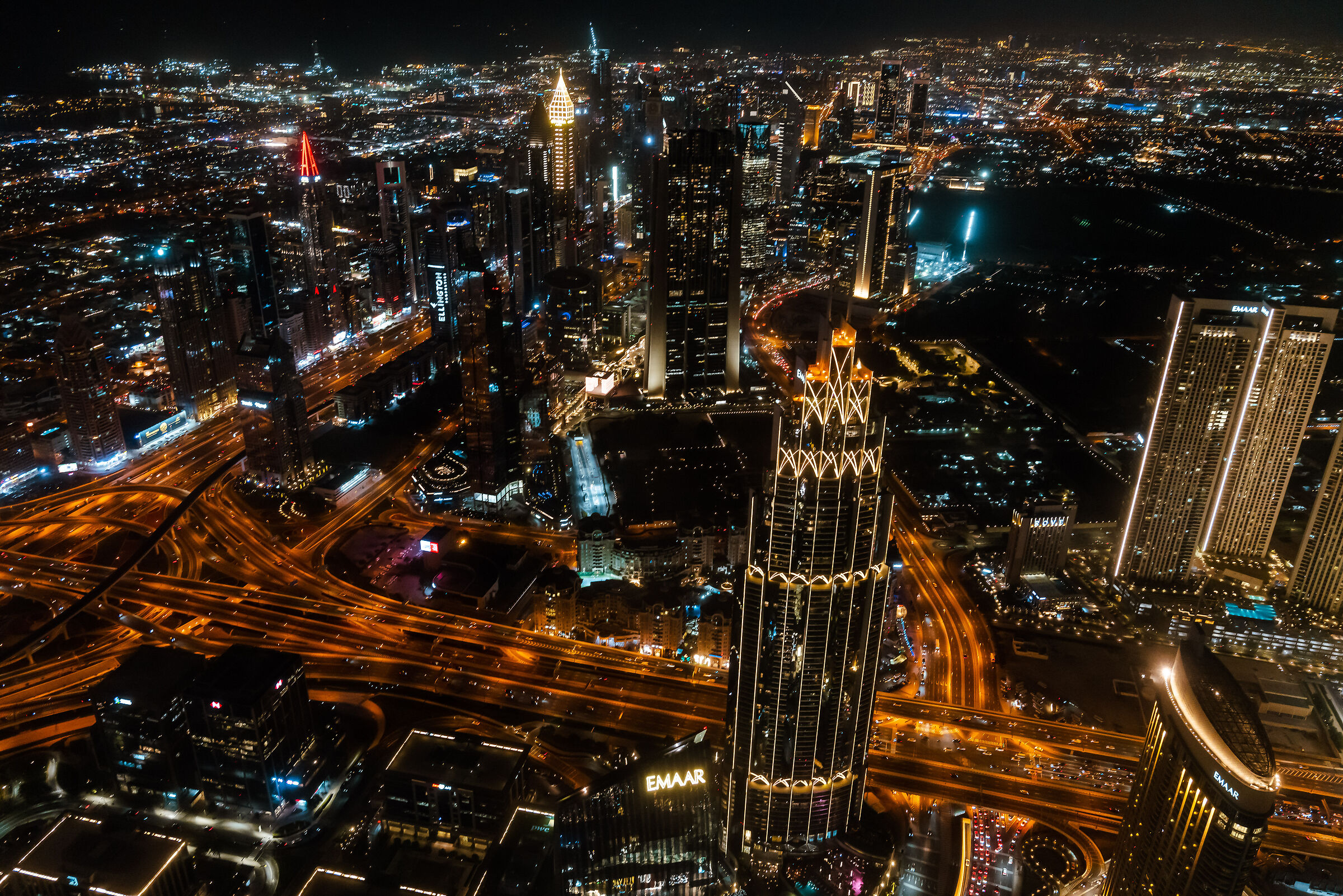 Dubai di sera dal Buji