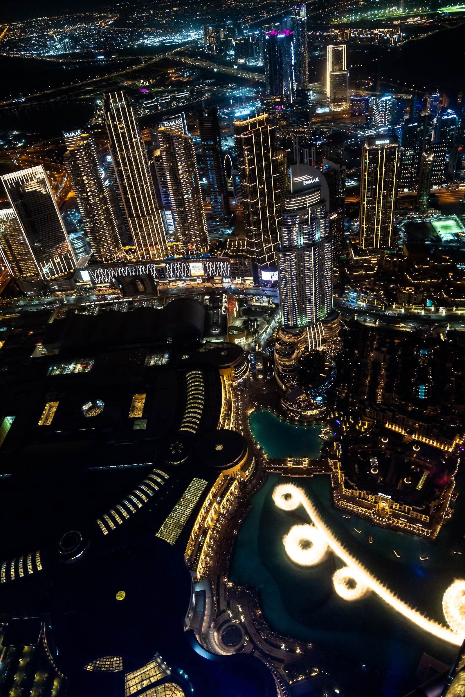 Dubai di sera dal Buji