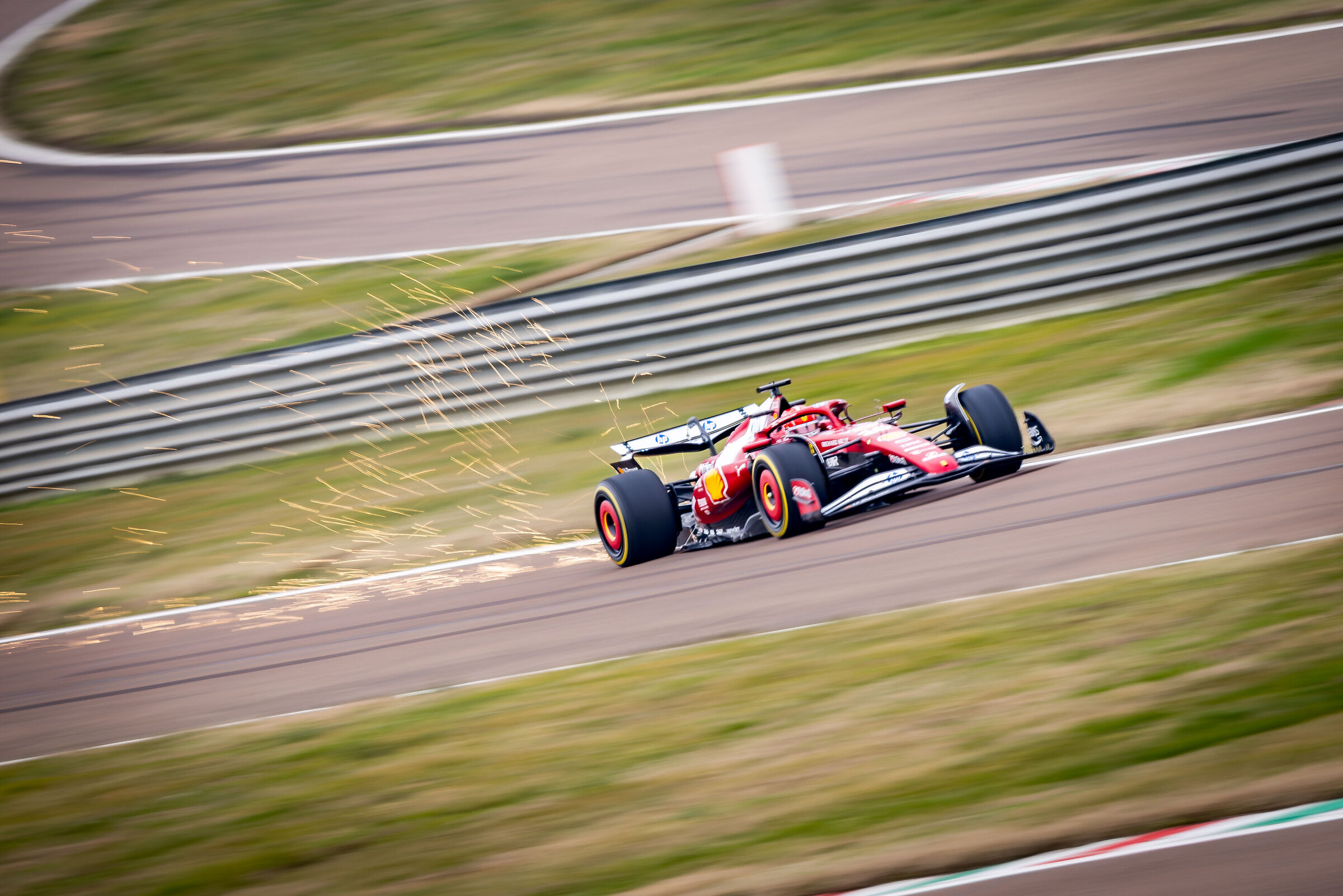 Charles Leclerc e la SF25 a Fiorano