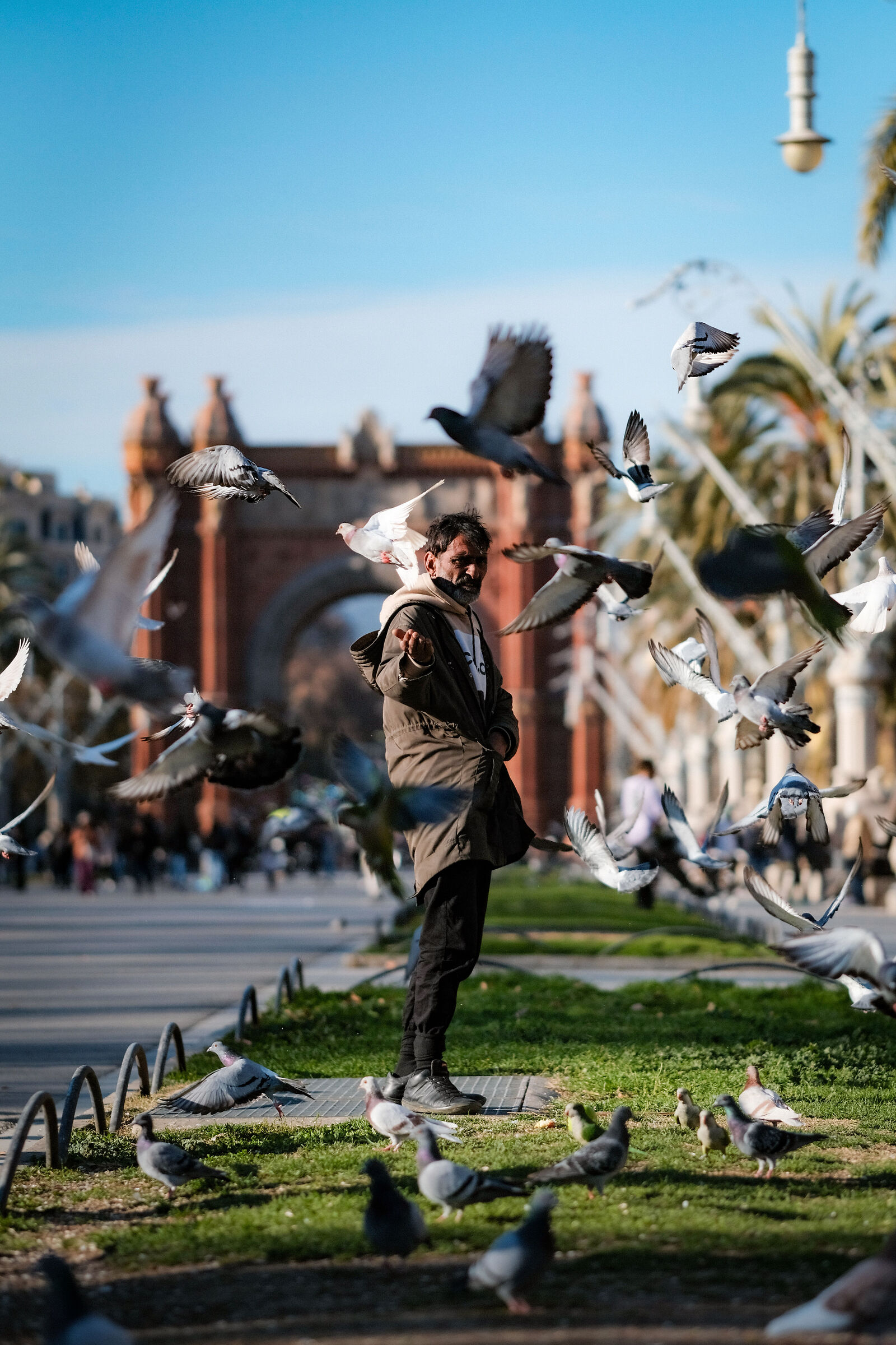 Barcellona - Arco di trionfo e passanti