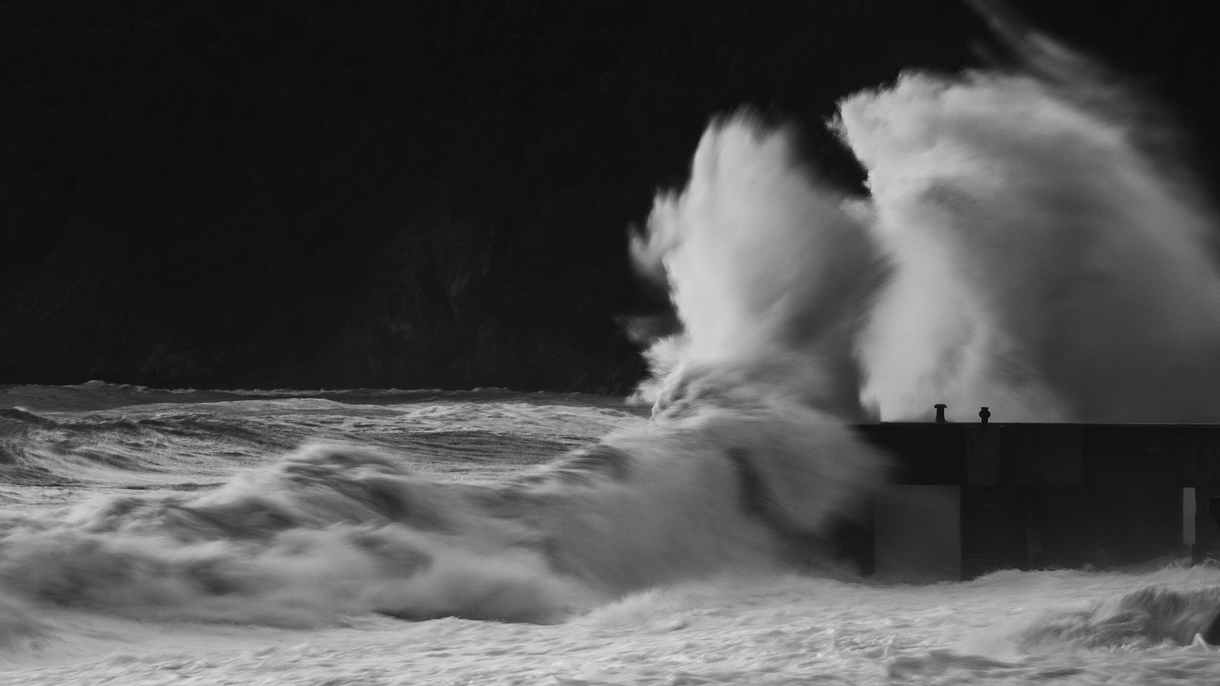 The dance of the waves