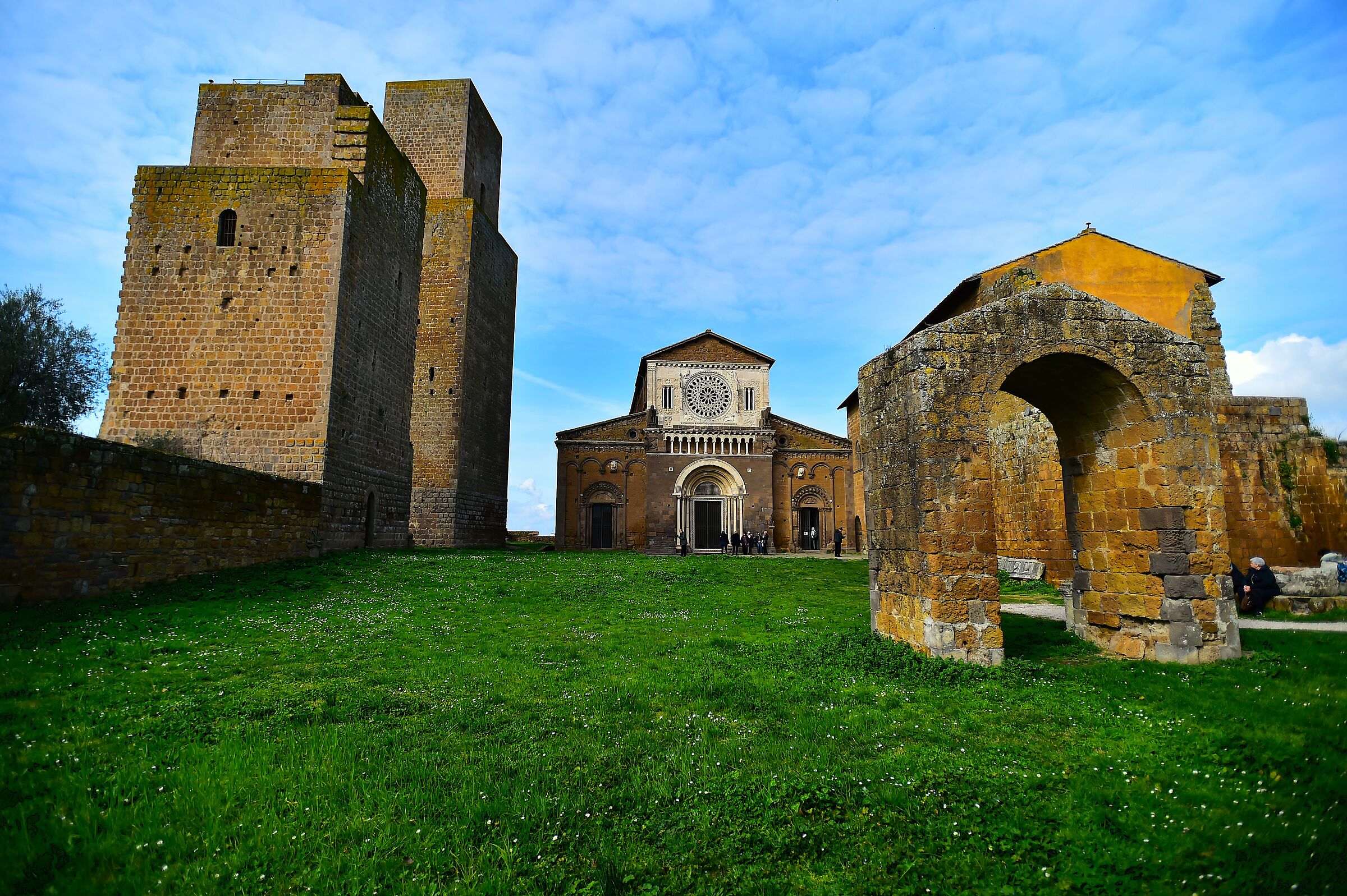 Tuscania - Basilica di S.Pietro