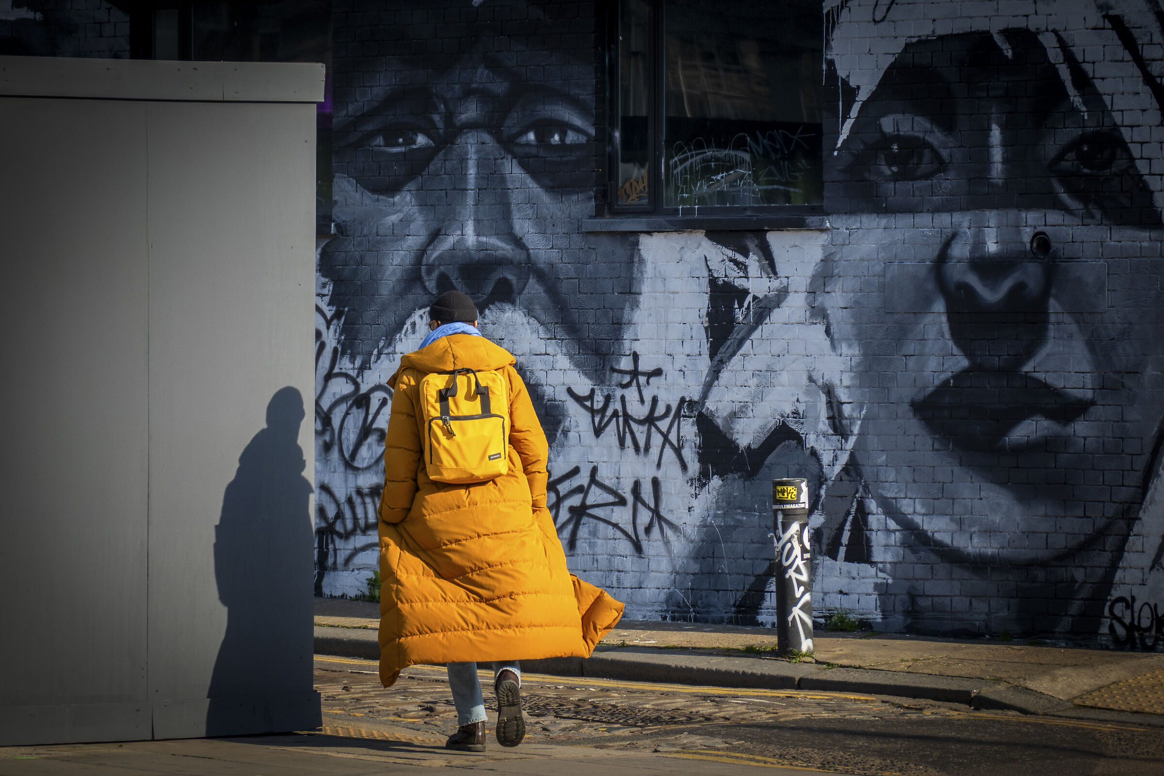 Under the gaze of the city