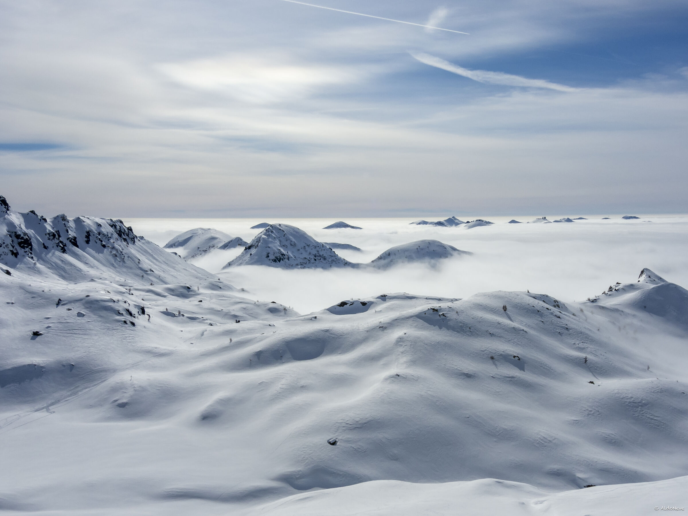 isole nel mare di nebbia