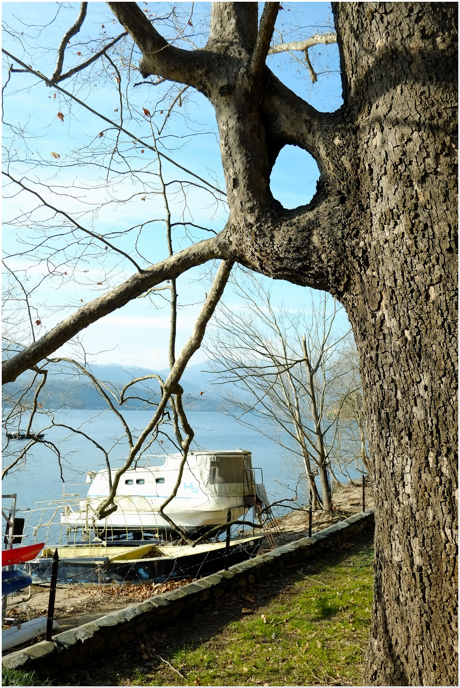 ...la Cruna del....Lago