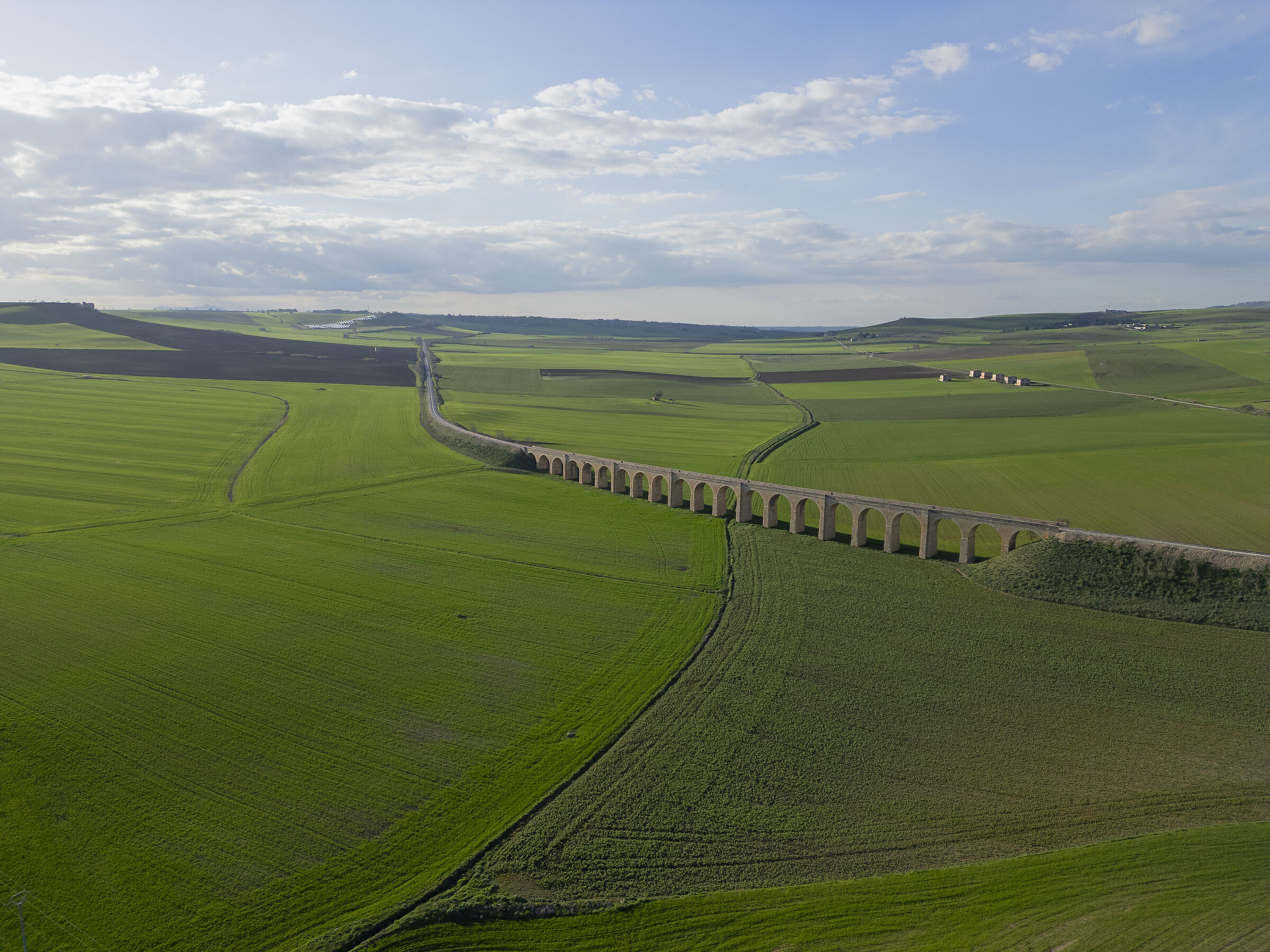 THE 21 ARCHES OF SPINAZZOLA
