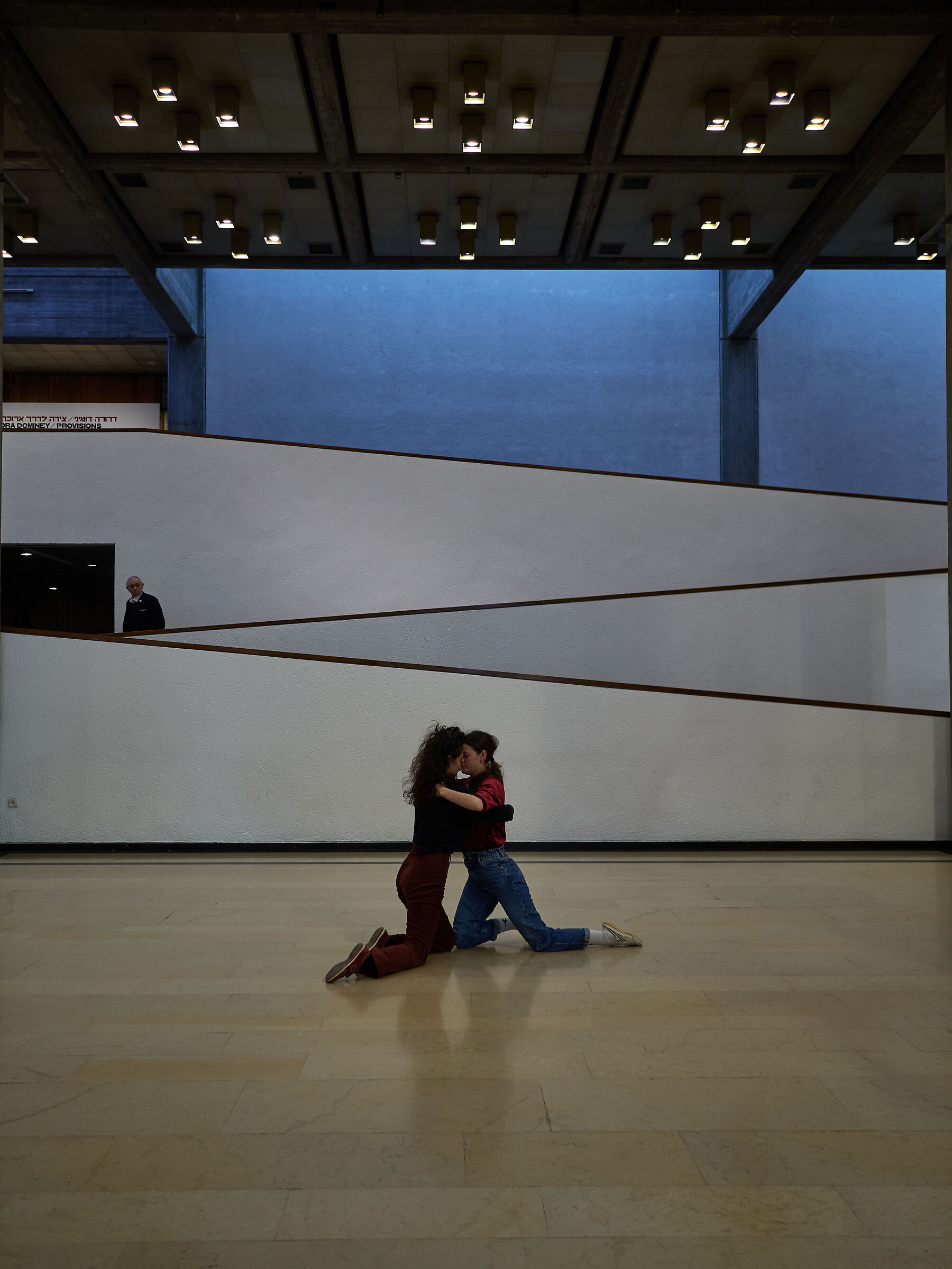 A hug, a work of art