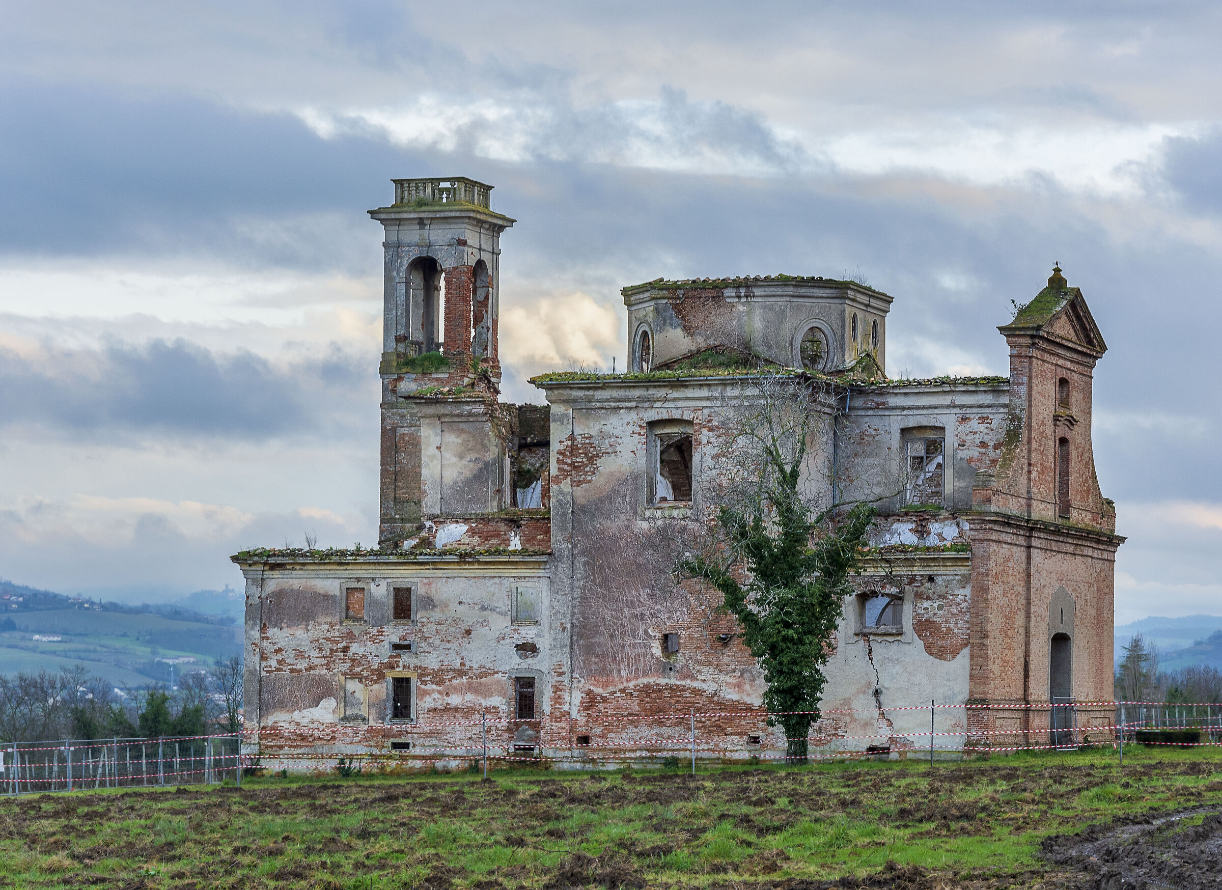 Convento di Scardavilla situata a Meldola (Forlì)