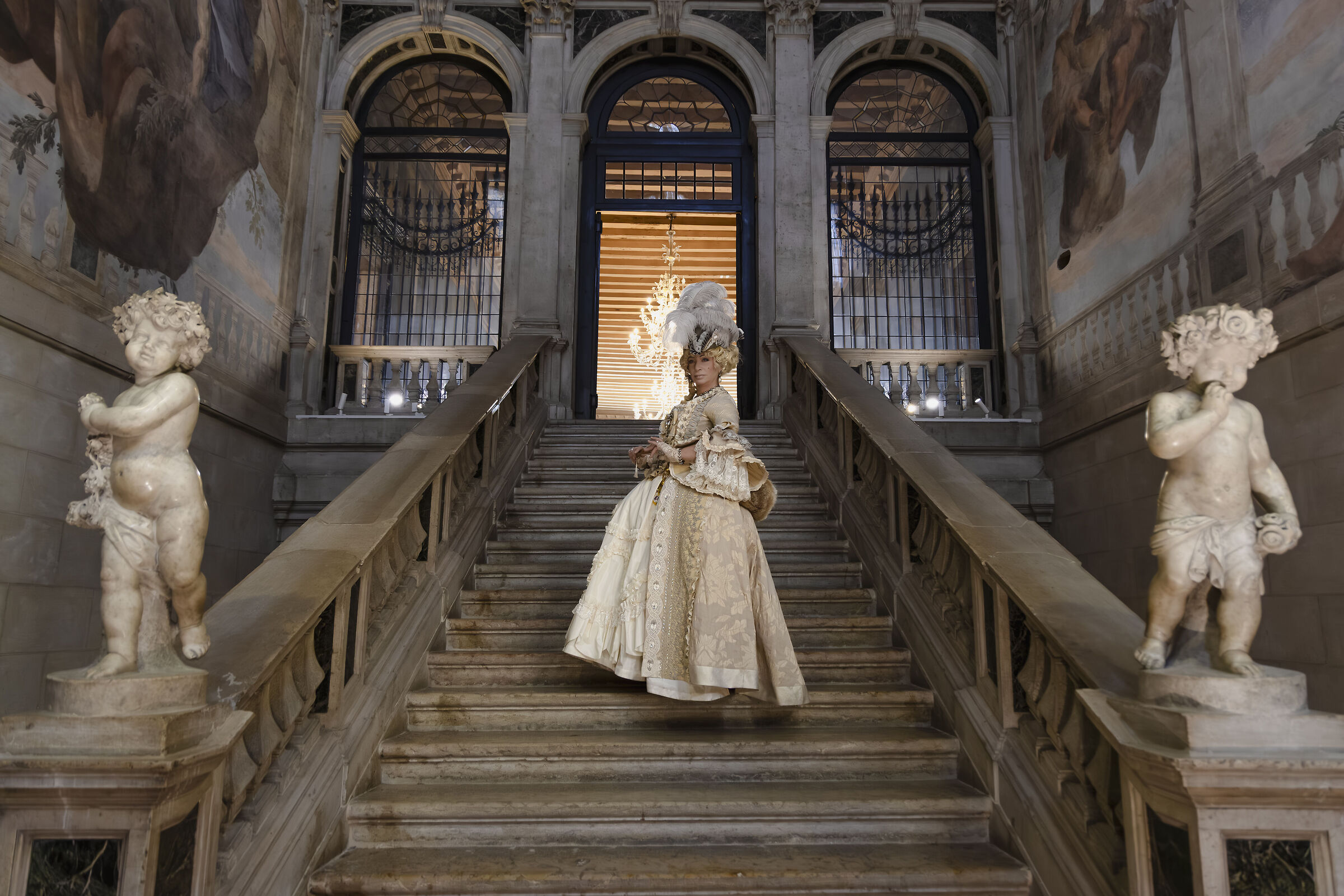 refined '700 Venetian