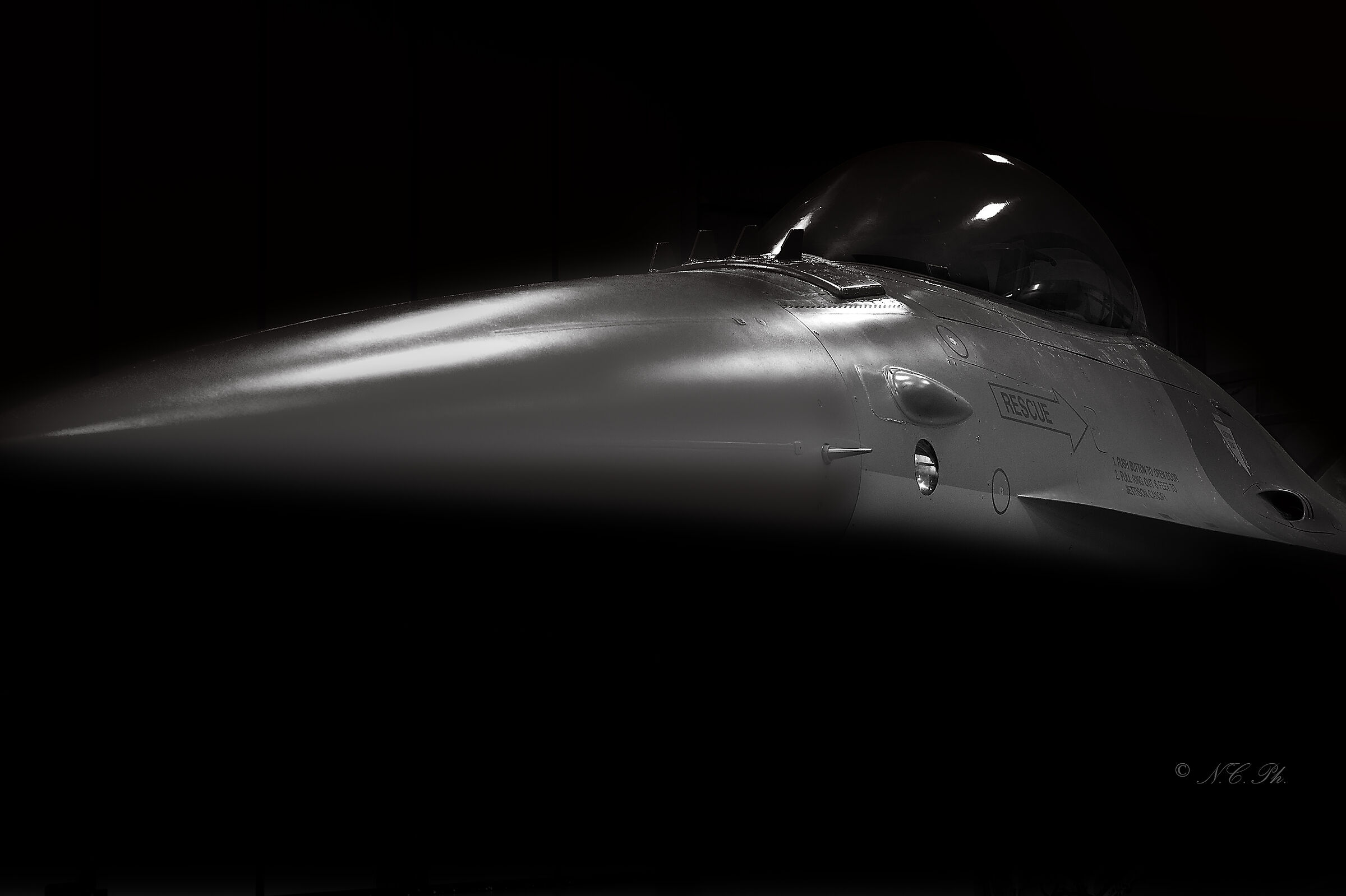 f-16 adv a.m.i.